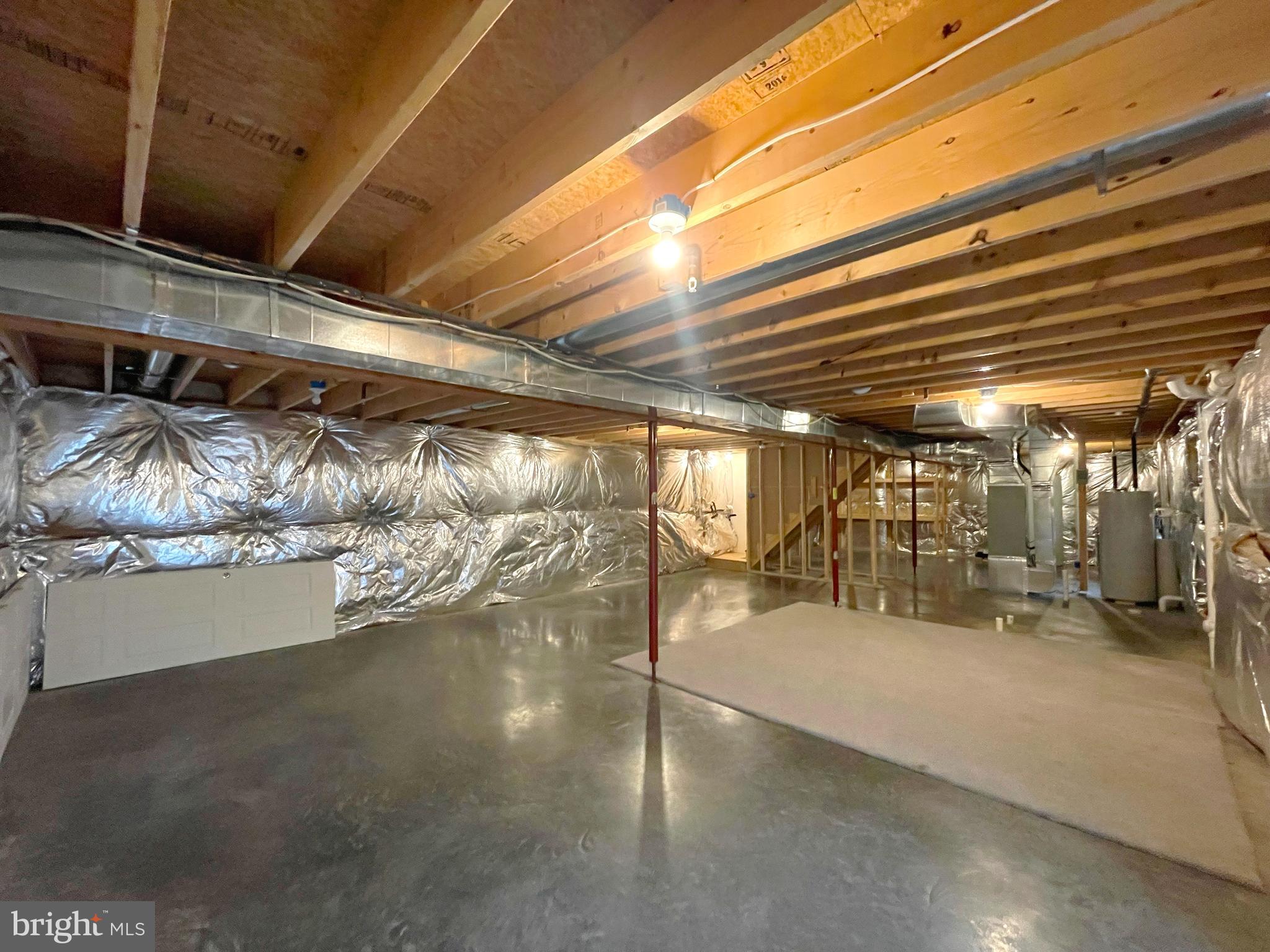 COUNTRY LAKES - Residential Lease