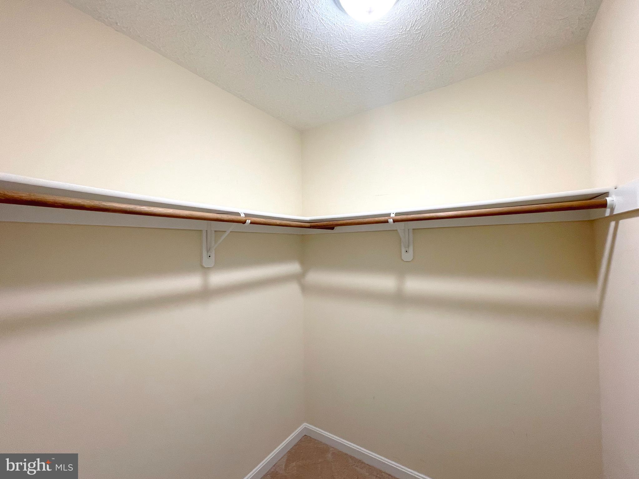 COUNTRY LAKES - Residential Lease