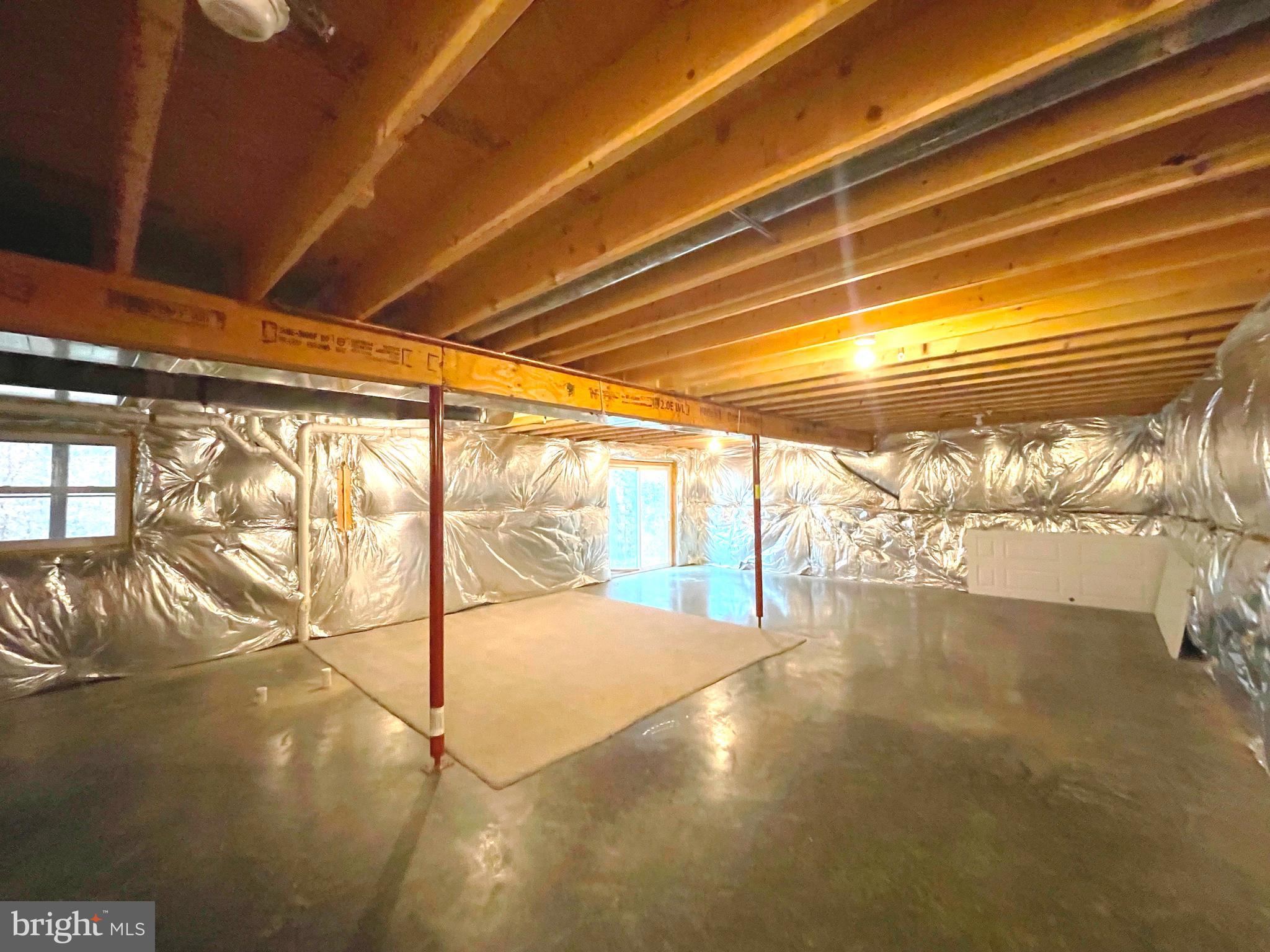 COUNTRY LAKES - Residential Lease