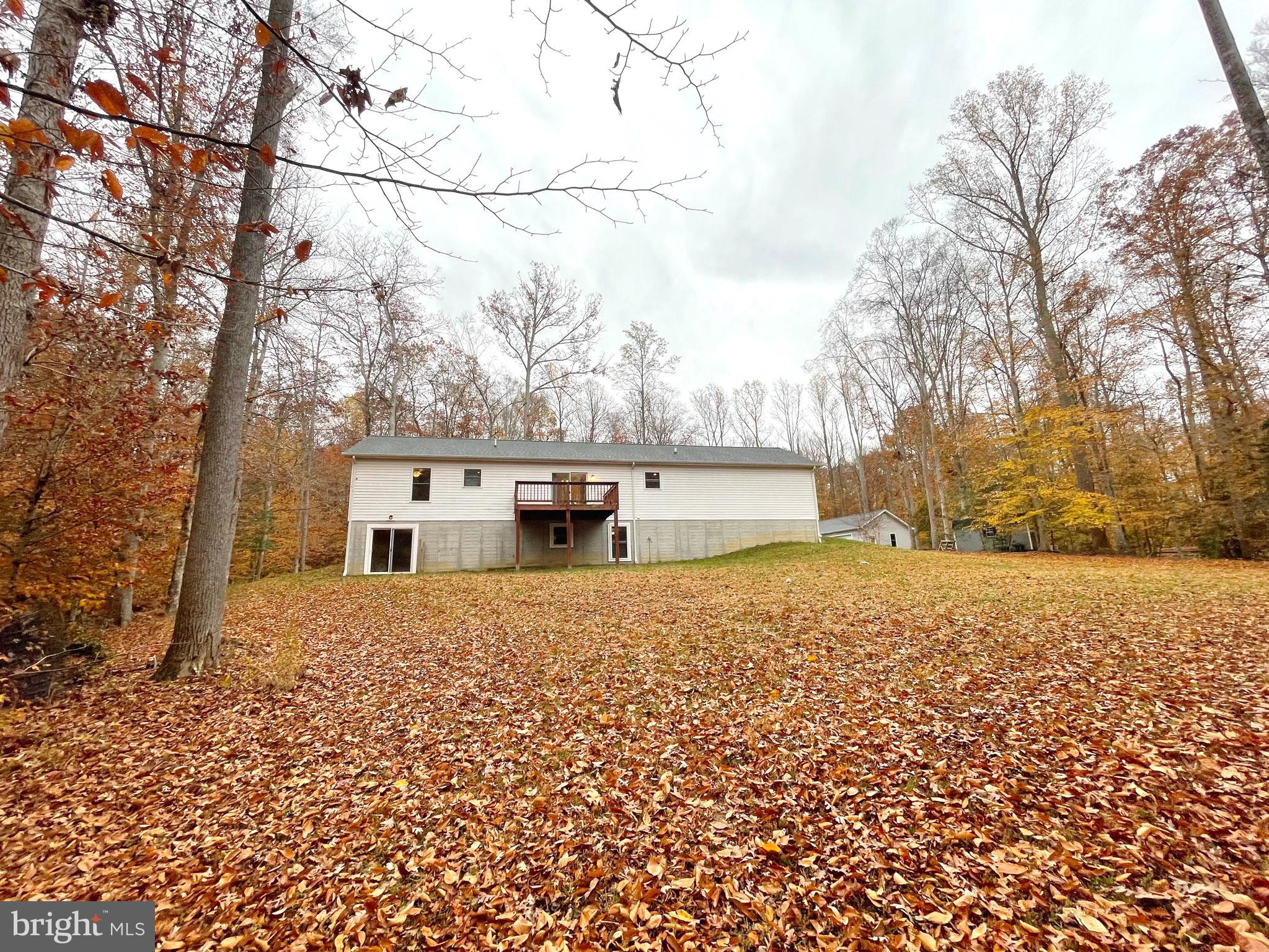 COUNTRY LAKES - Residential Lease