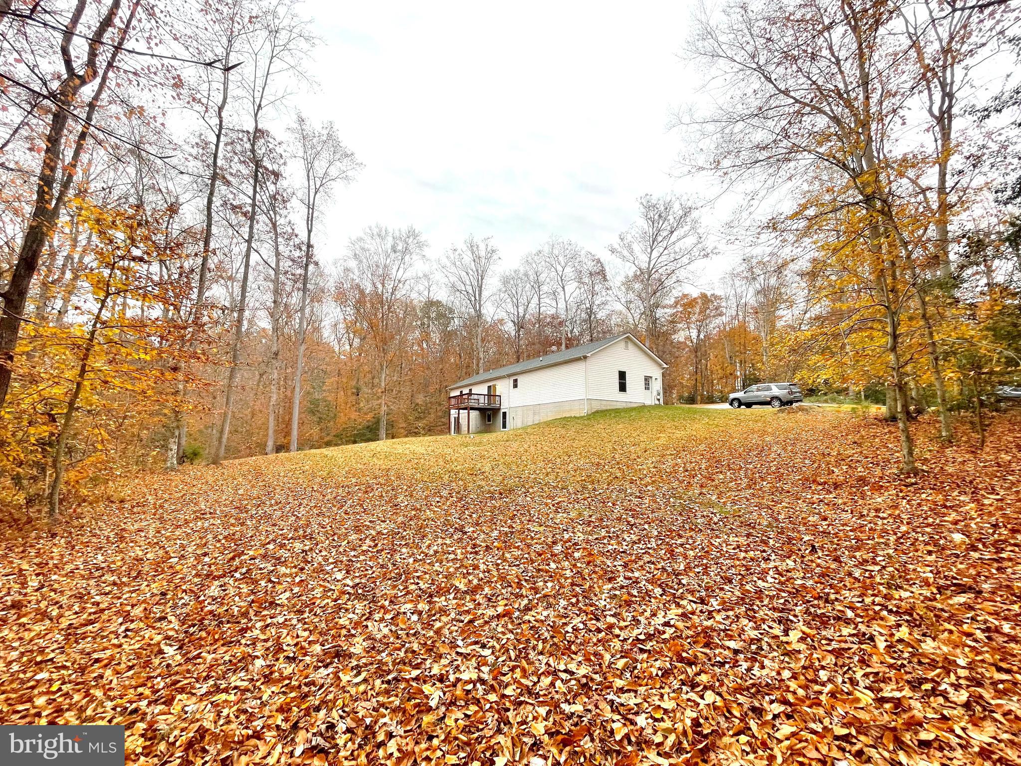 COUNTRY LAKES - Residential Lease