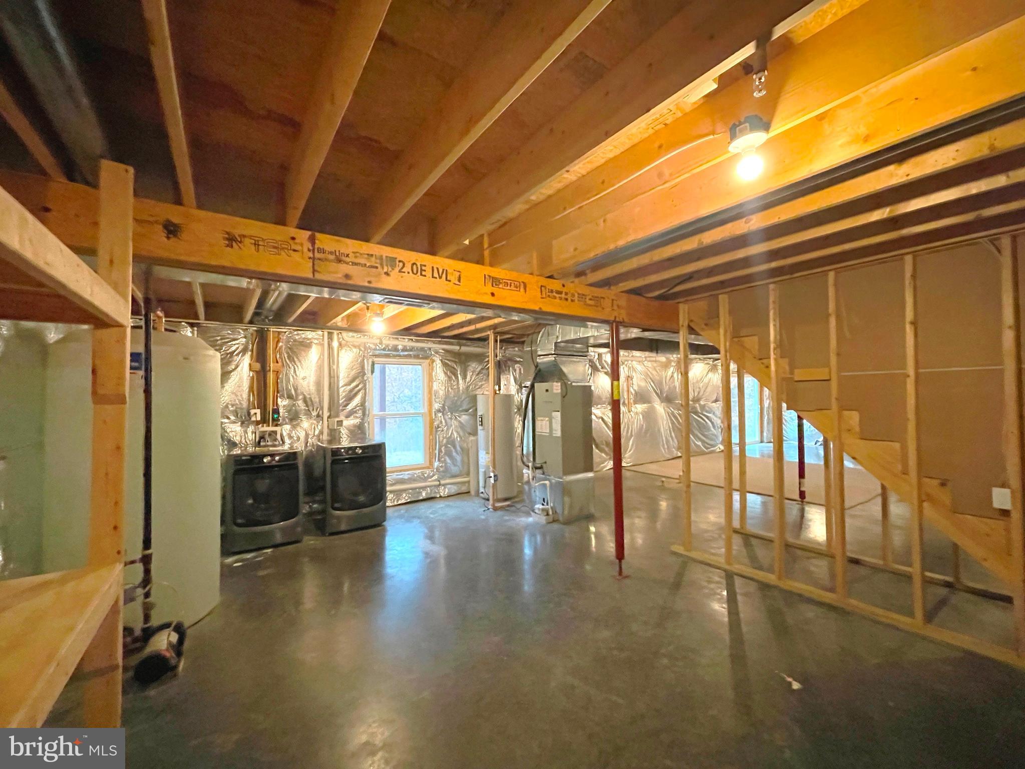 COUNTRY LAKES - Residential Lease