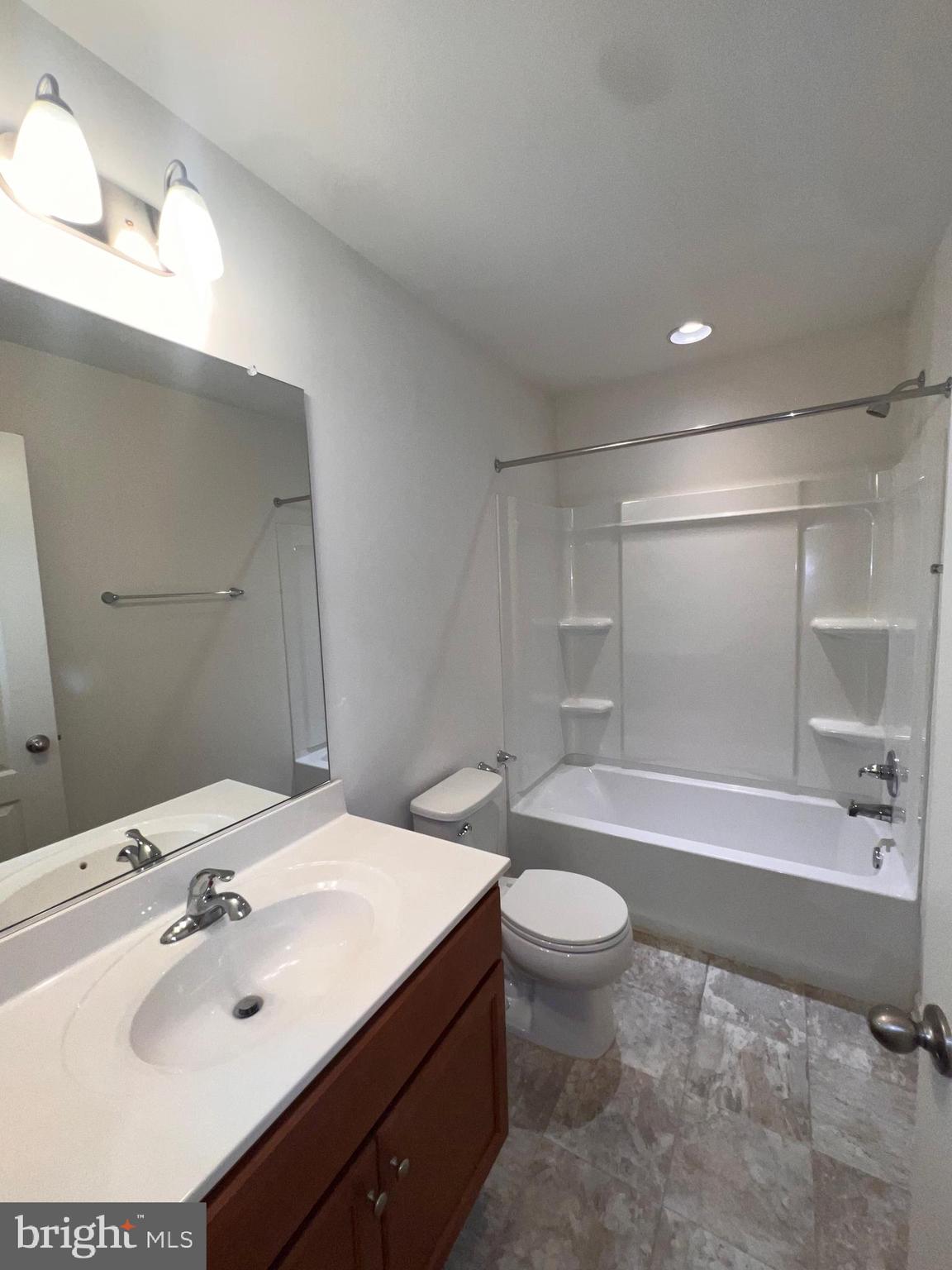 BRIAR RUN - Residential Lease