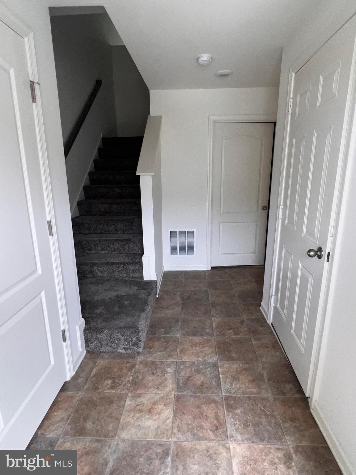 BRIAR RUN - Residential Lease