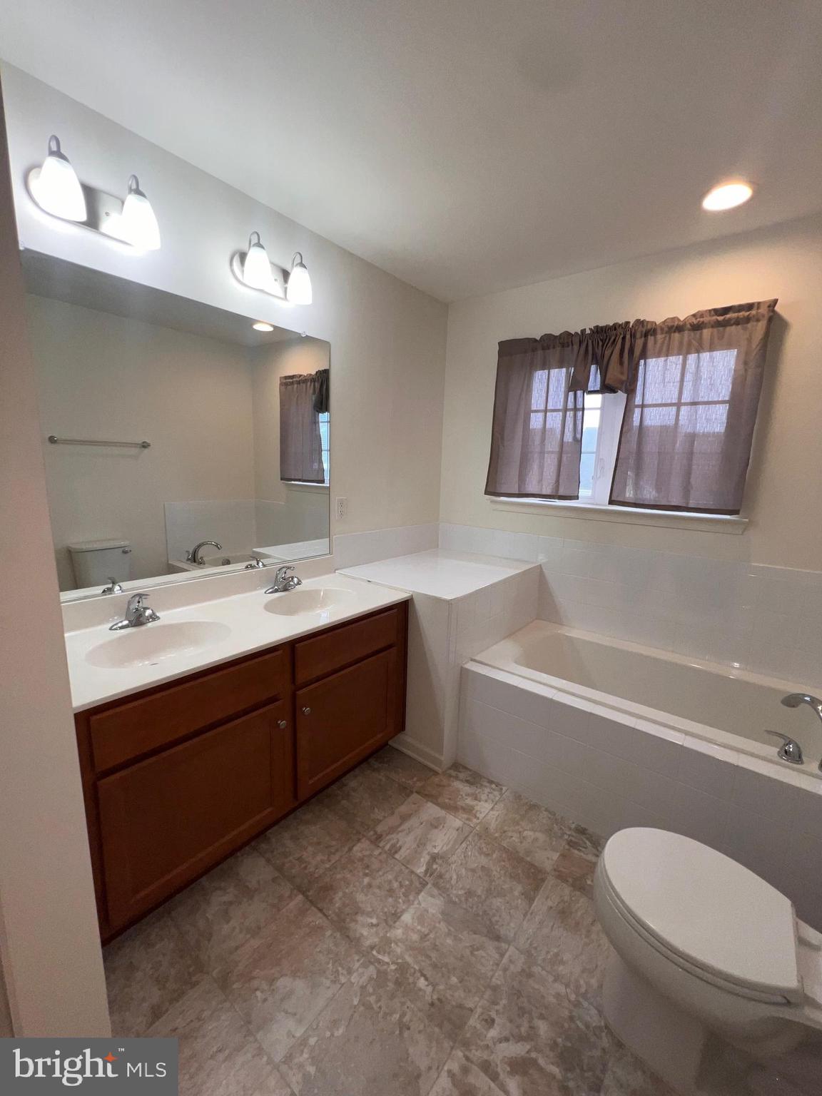 BRIAR RUN - Residential Lease