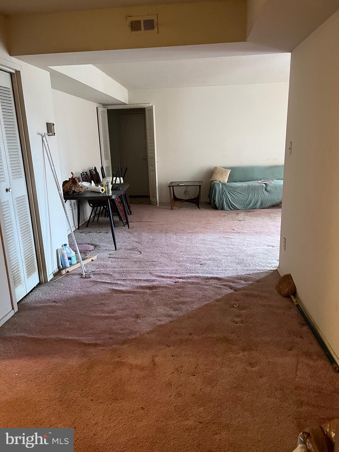 PRESIDENTIAL TOWERS - Residential