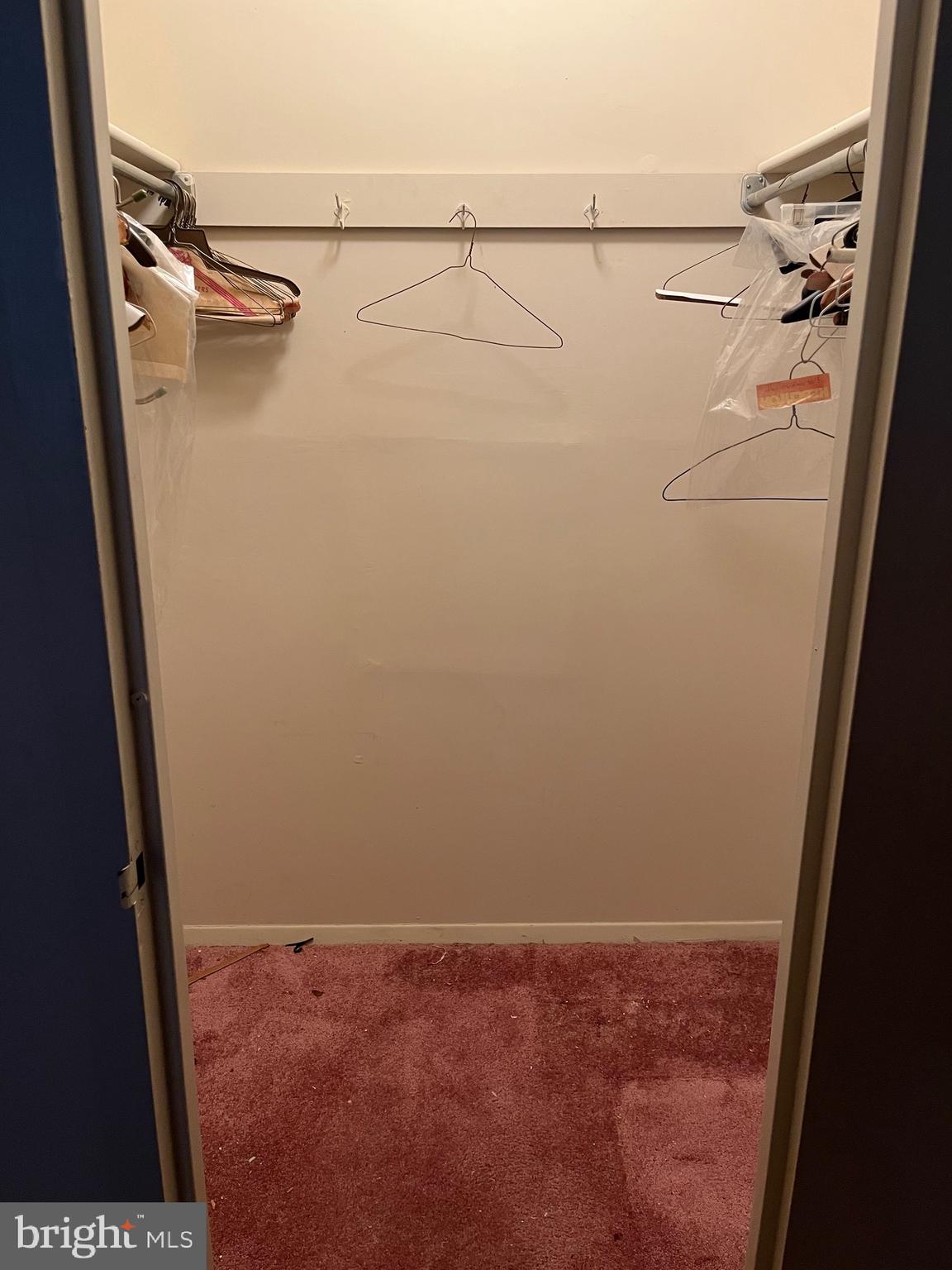 PRESIDENTIAL TOWERS - Residential