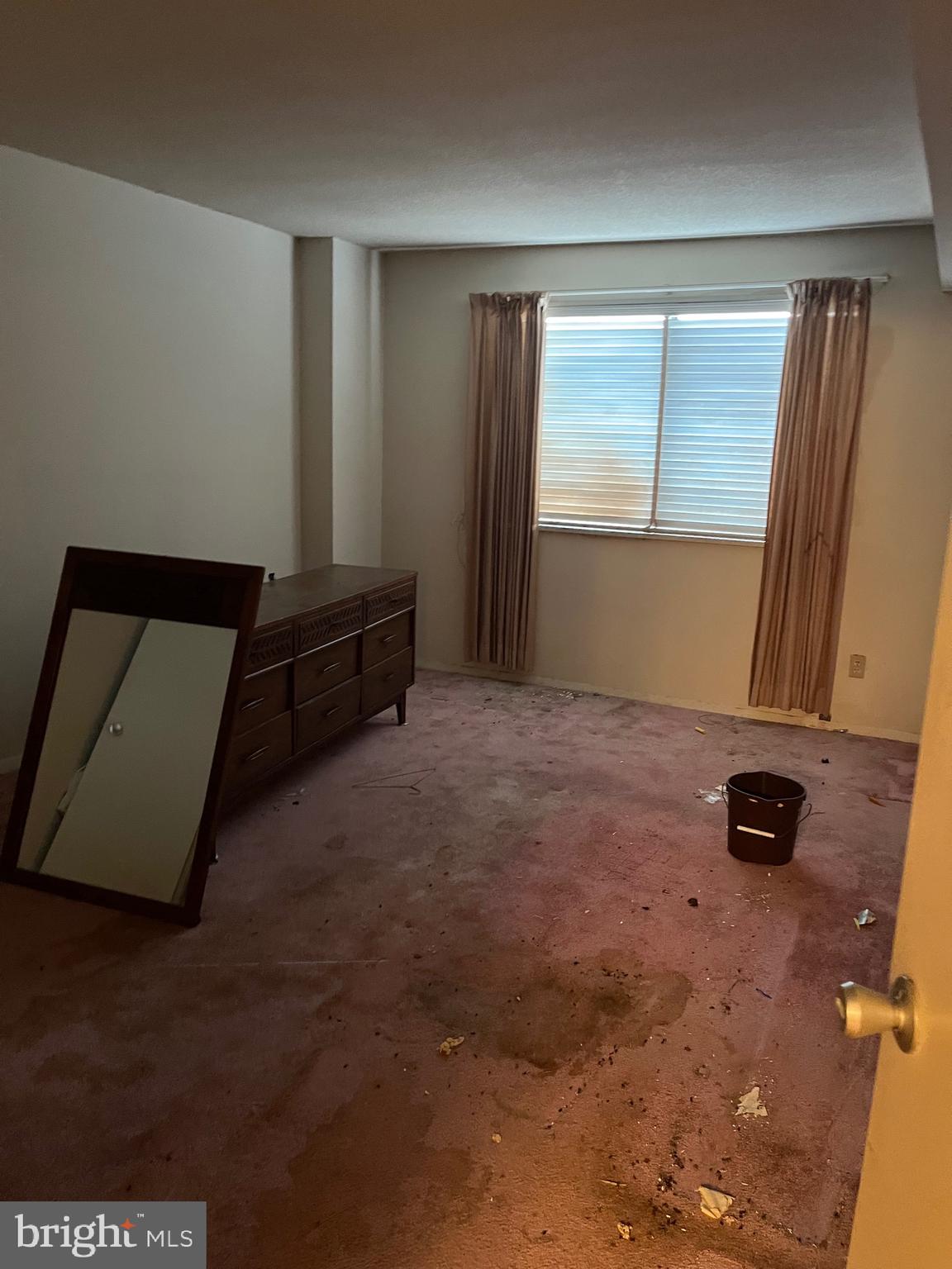 PRESIDENTIAL TOWERS - Residential