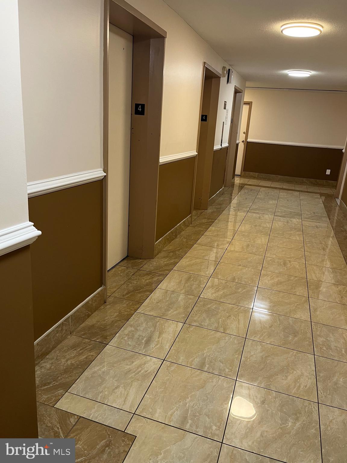 PRESIDENTIAL TOWERS - Residential