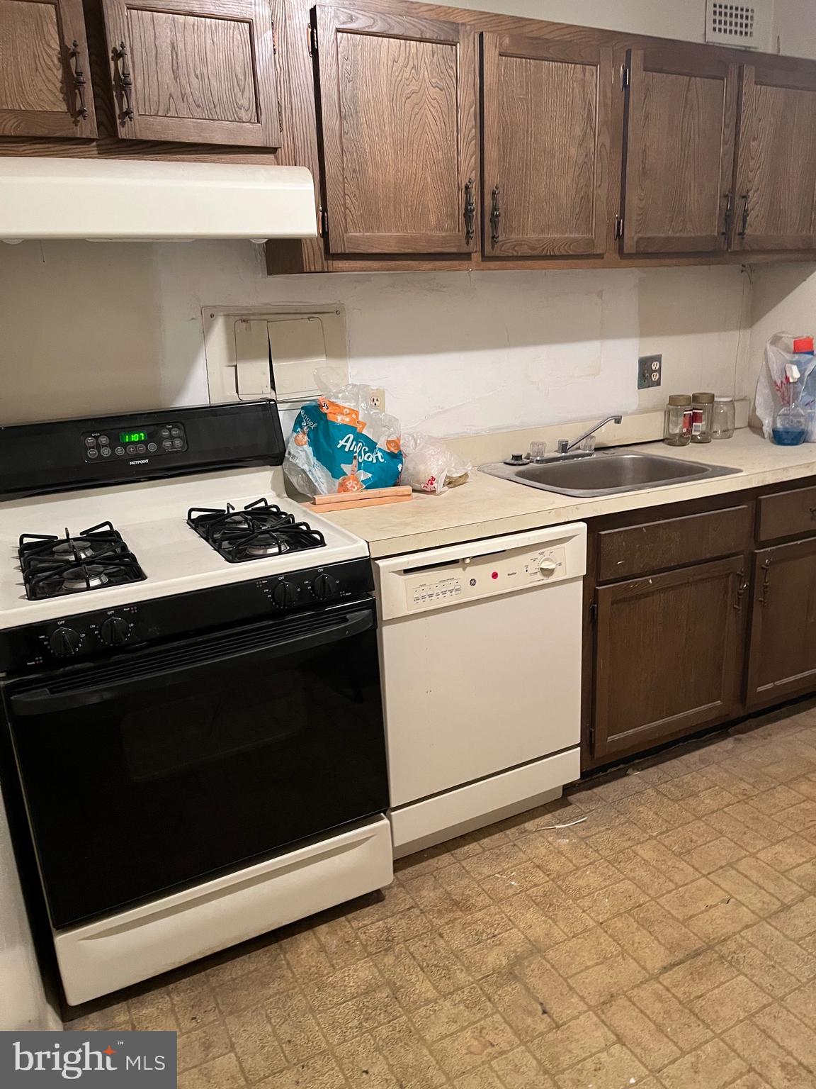 PRESIDENTIAL TOWERS - Residential