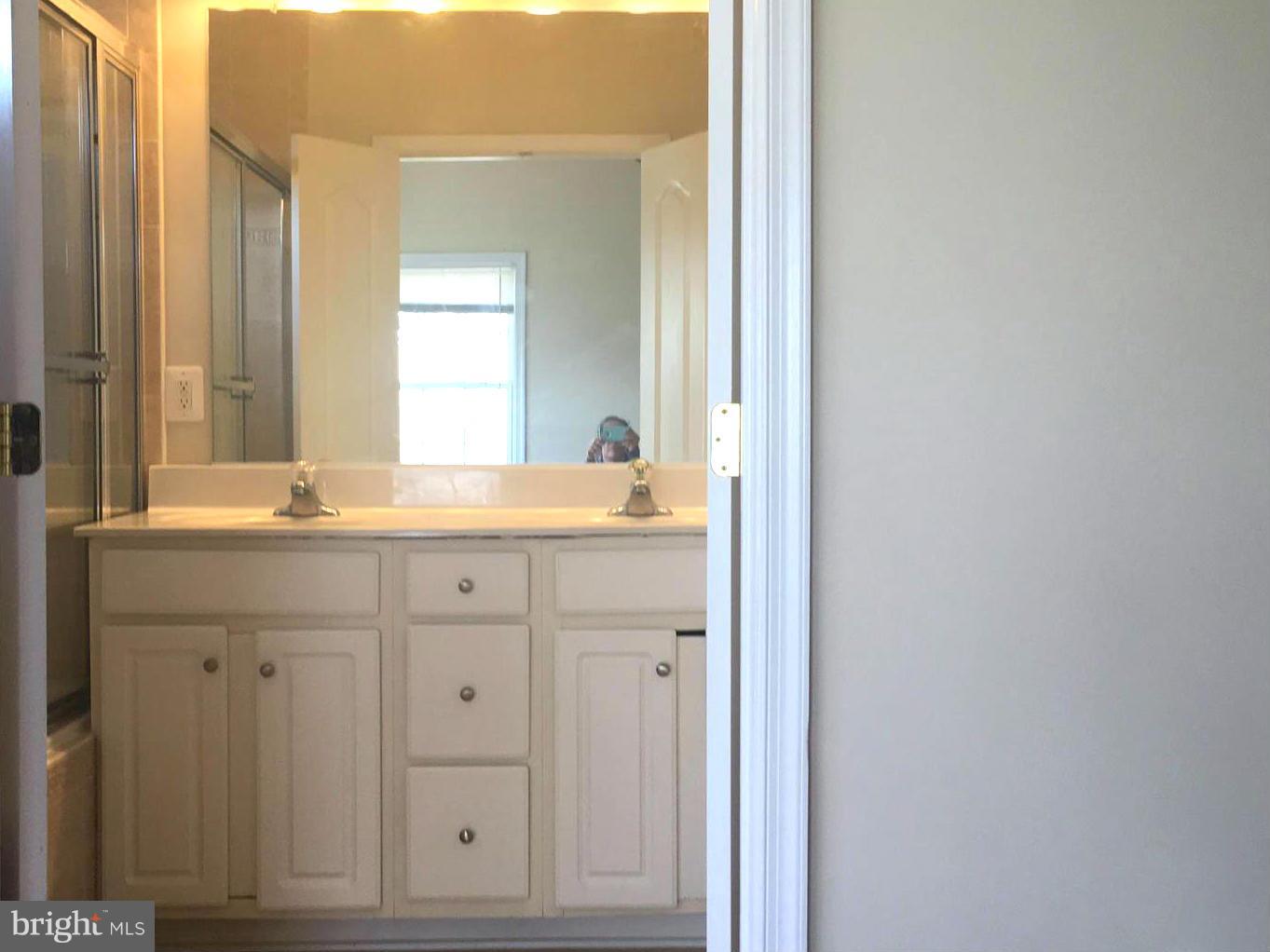 KING FARM BAILEYS COMMON - Residential Lease