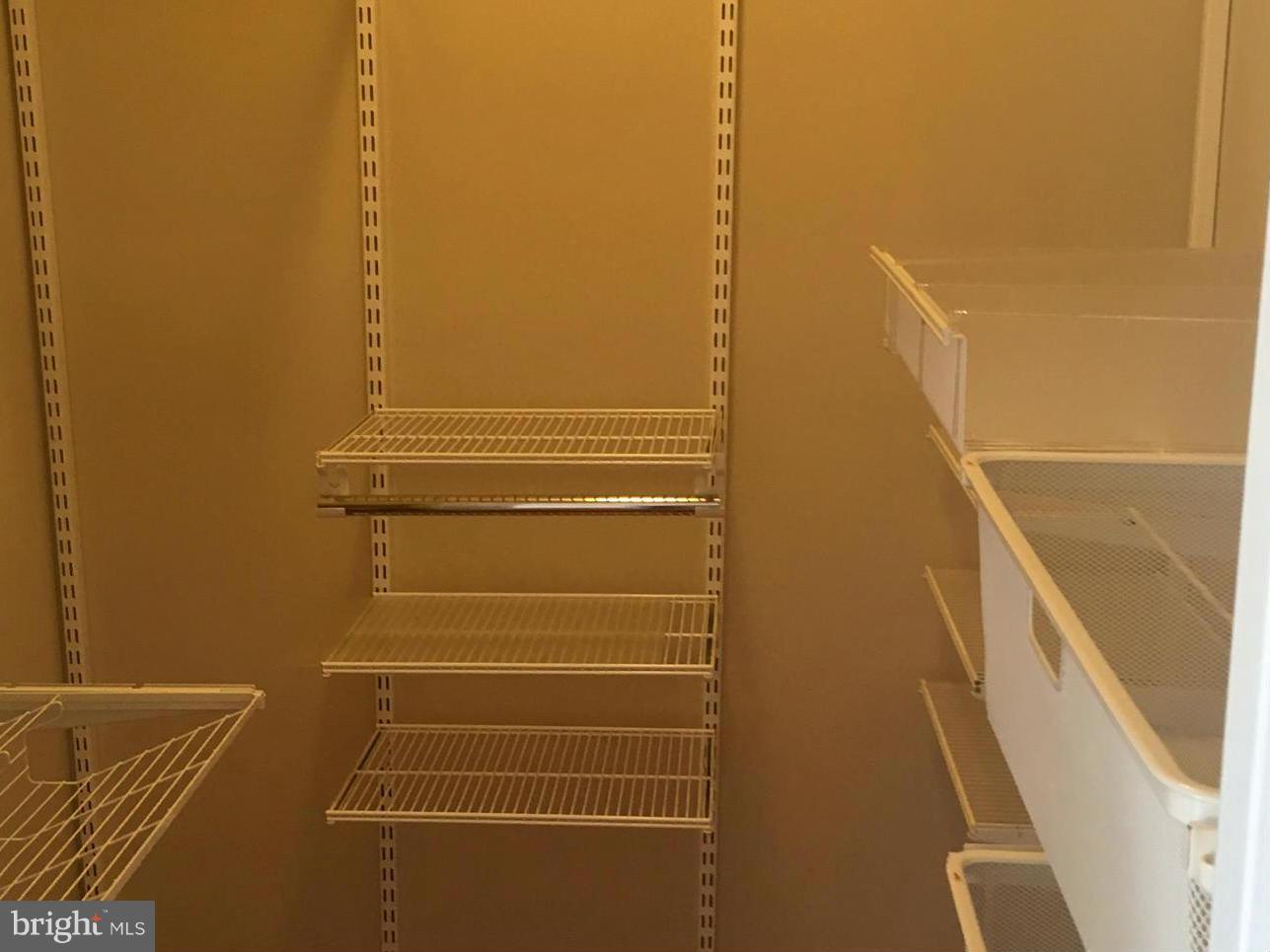 KING FARM BAILEYS COMMON - Residential Lease