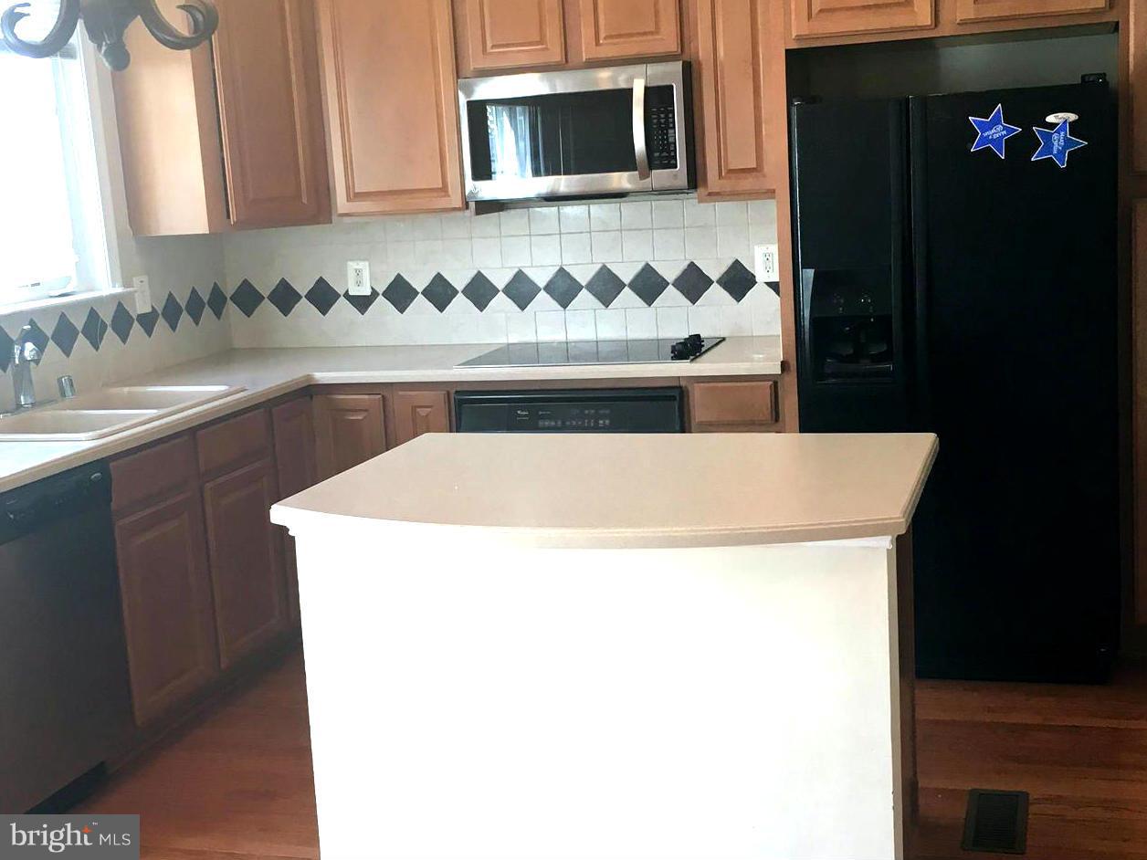 KING FARM BAILEYS COMMON - Residential Lease