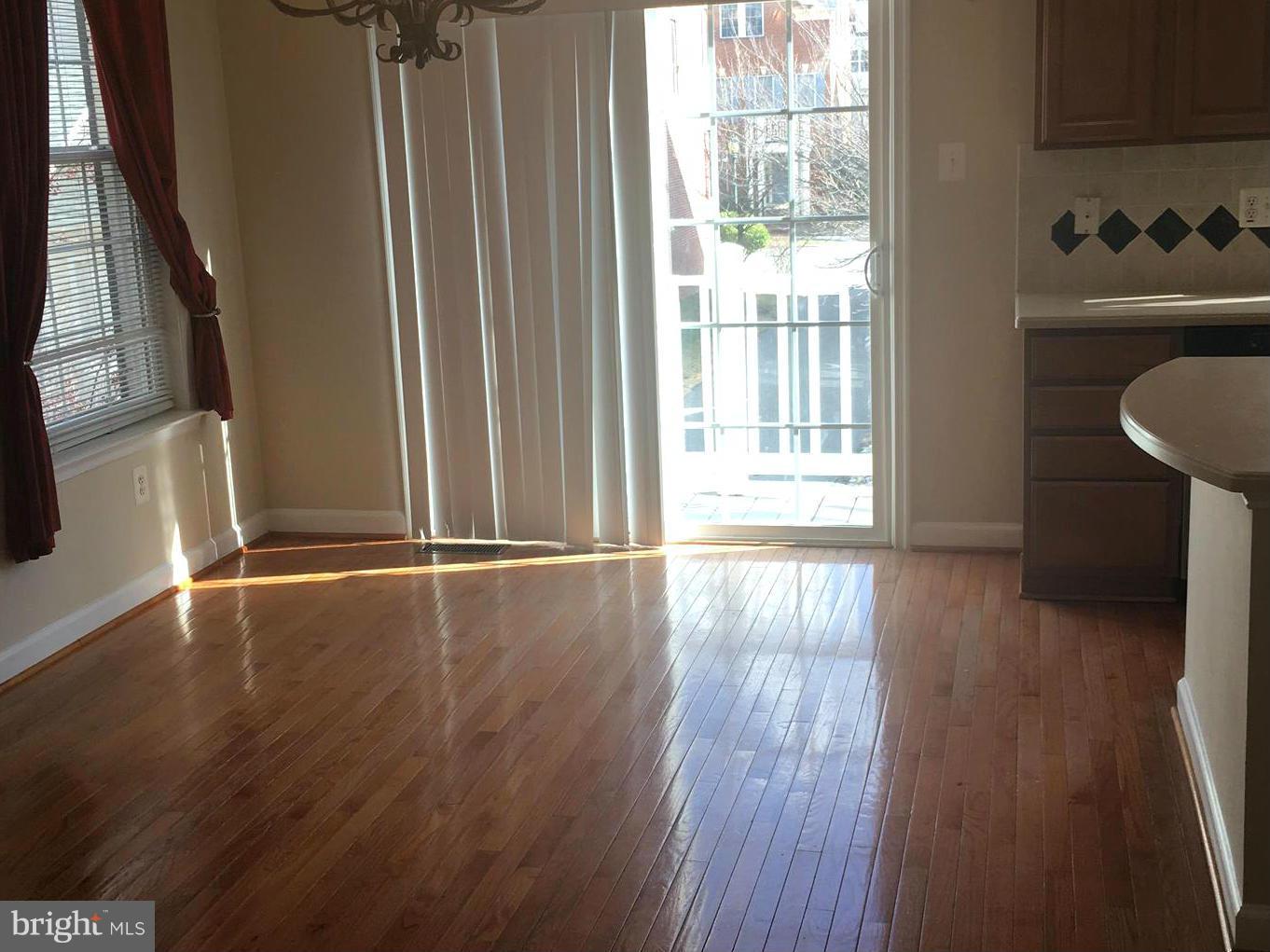 KING FARM BAILEYS COMMON - Residential Lease