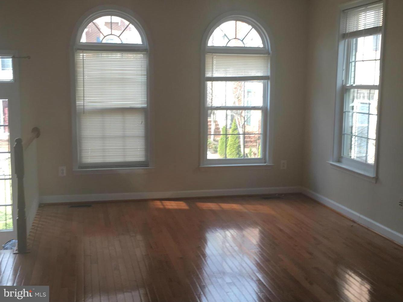 KING FARM BAILEYS COMMON - Residential Lease