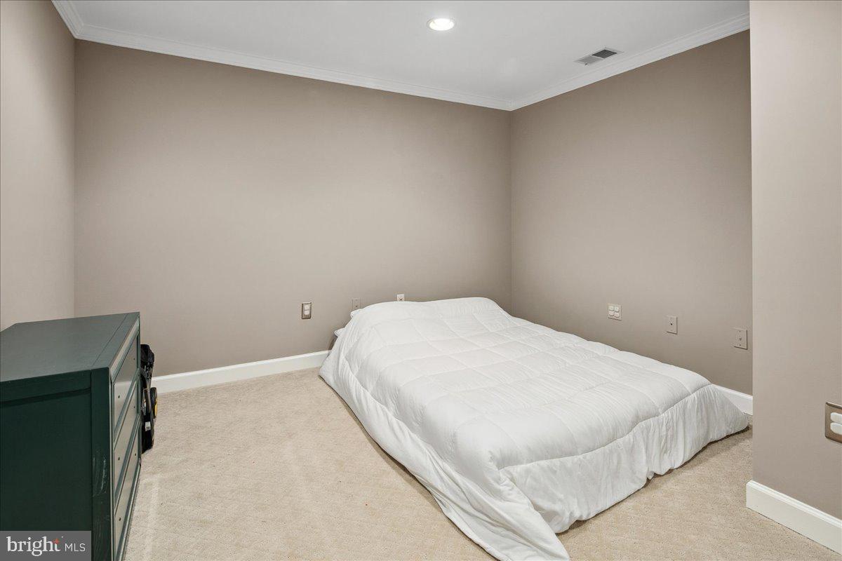 MANORS AT MOUNT VERNON - Residential