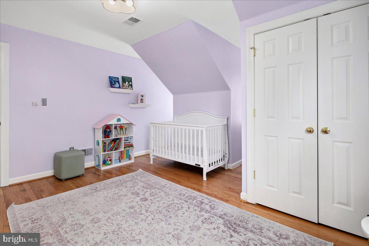 MANORS AT MOUNT VERNON - Residential