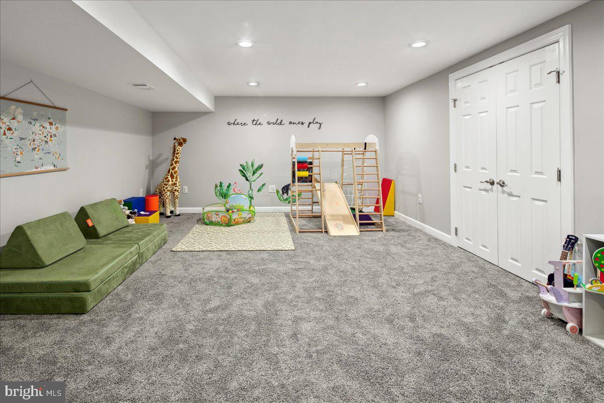 MANORS AT MOUNT VERNON - Residential