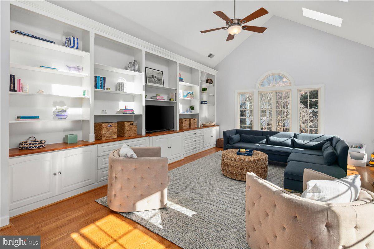 MANORS AT MOUNT VERNON - Residential