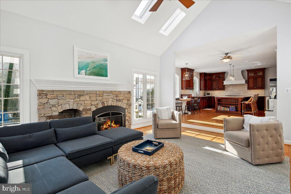 MANORS AT MOUNT VERNON - Residential