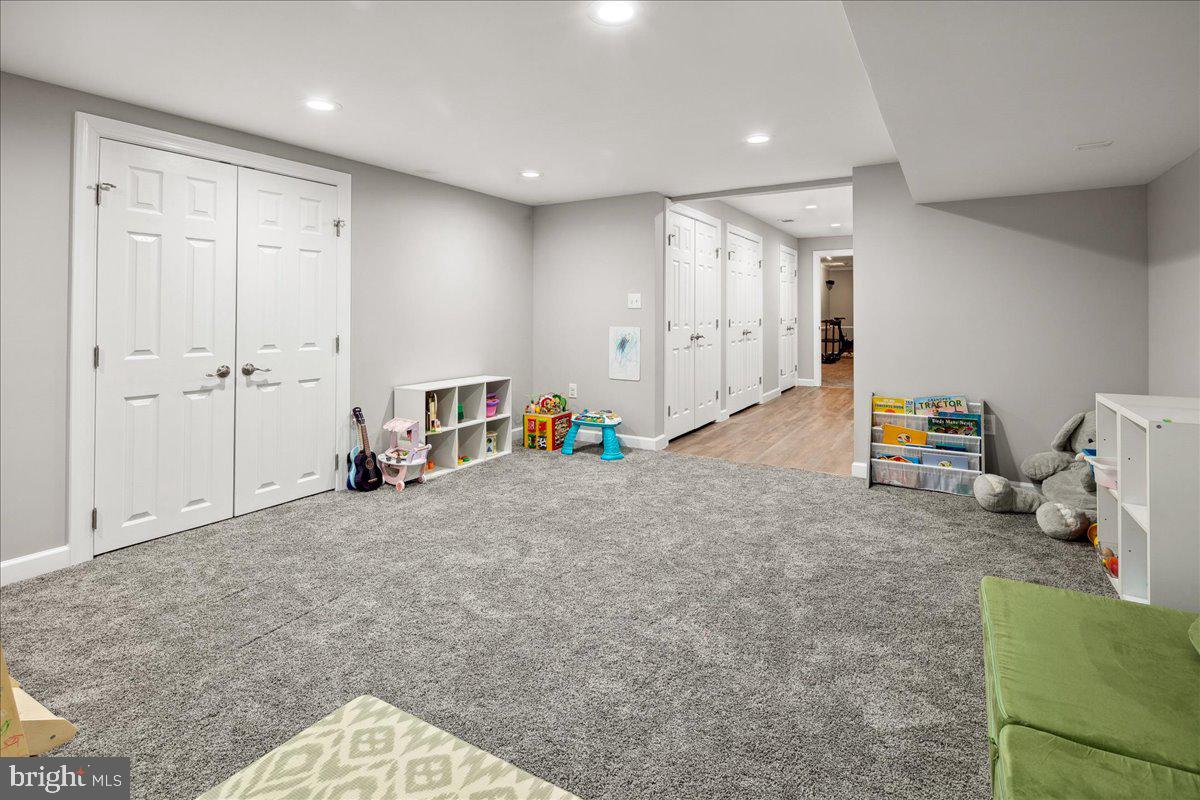 MANORS AT MOUNT VERNON - Residential