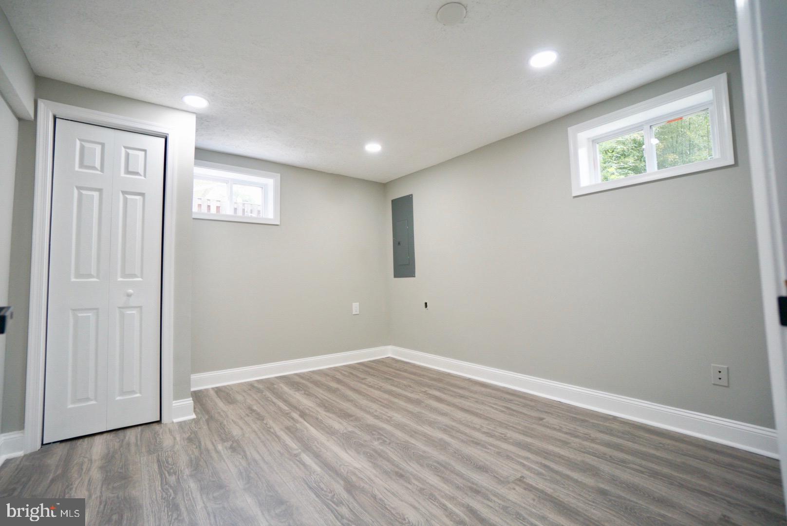 NEW CARROLLTON - Residential