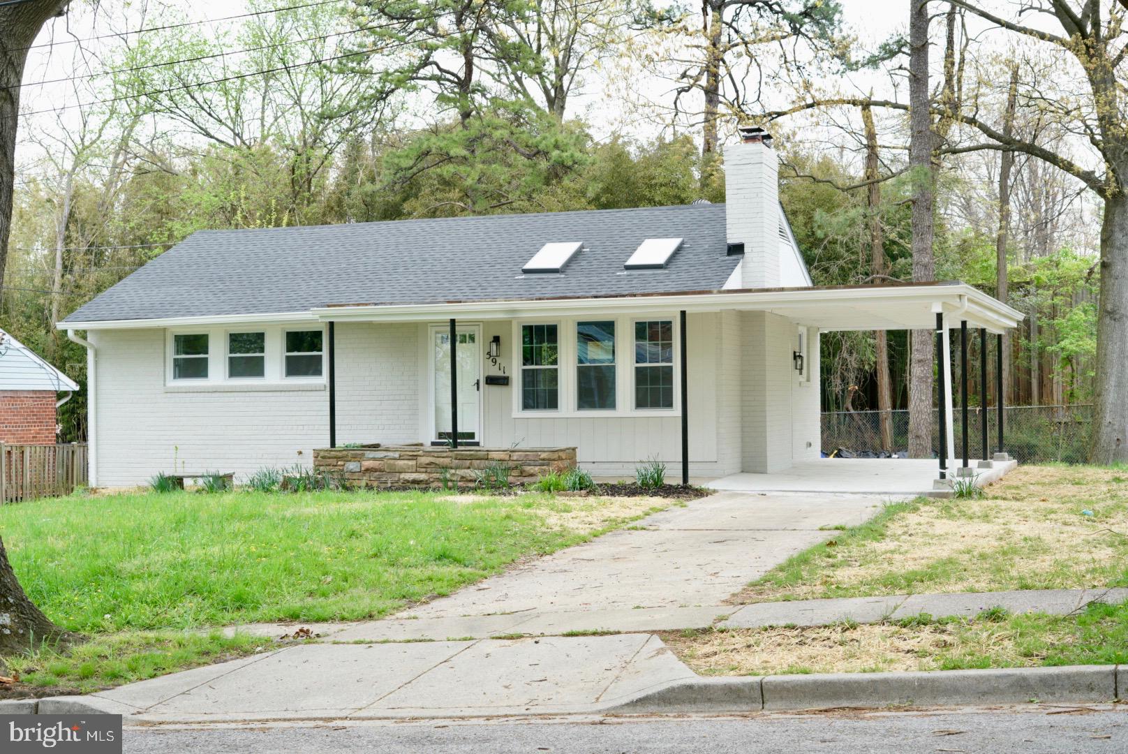 NEW CARROLLTON - Residential