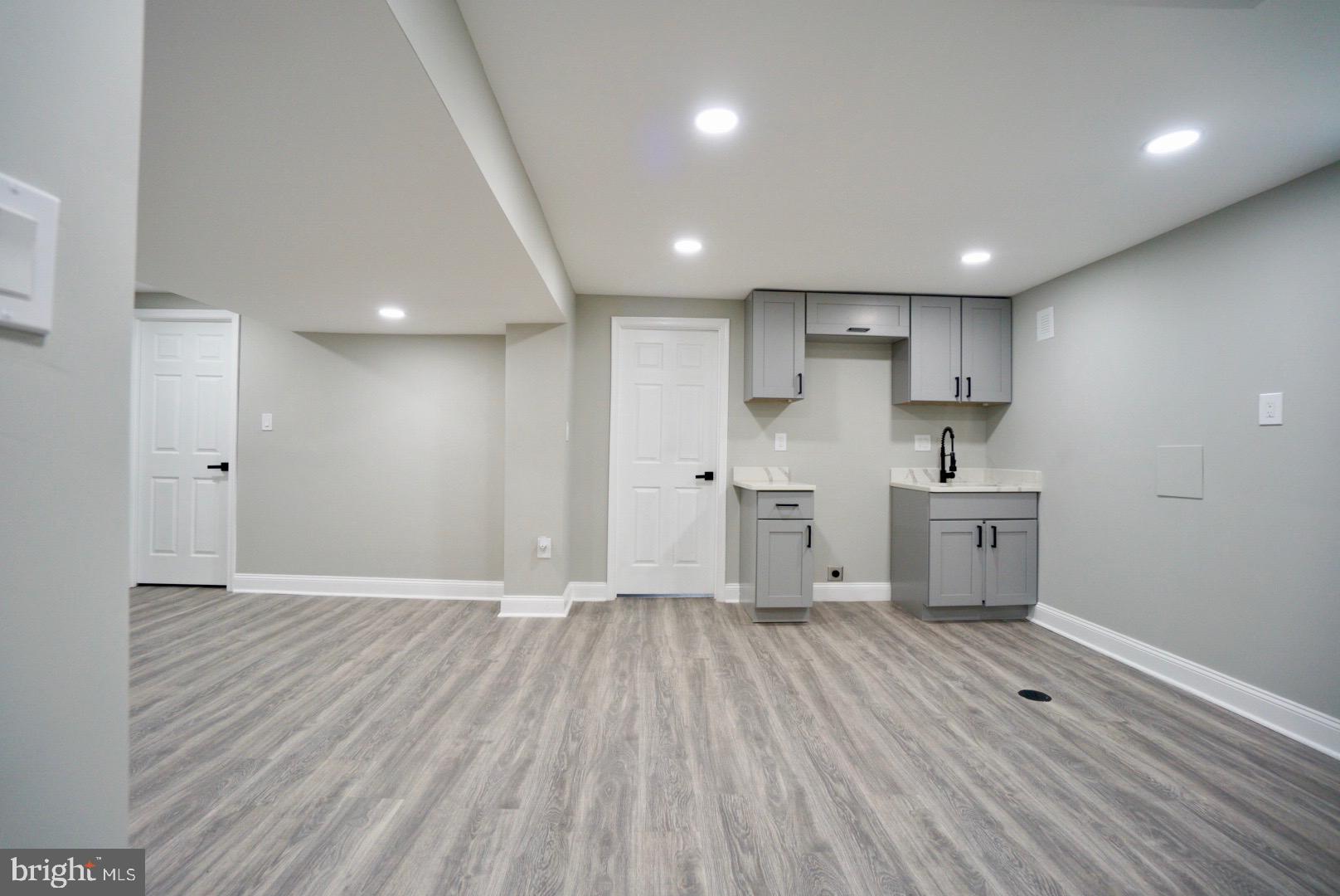 NEW CARROLLTON - Residential