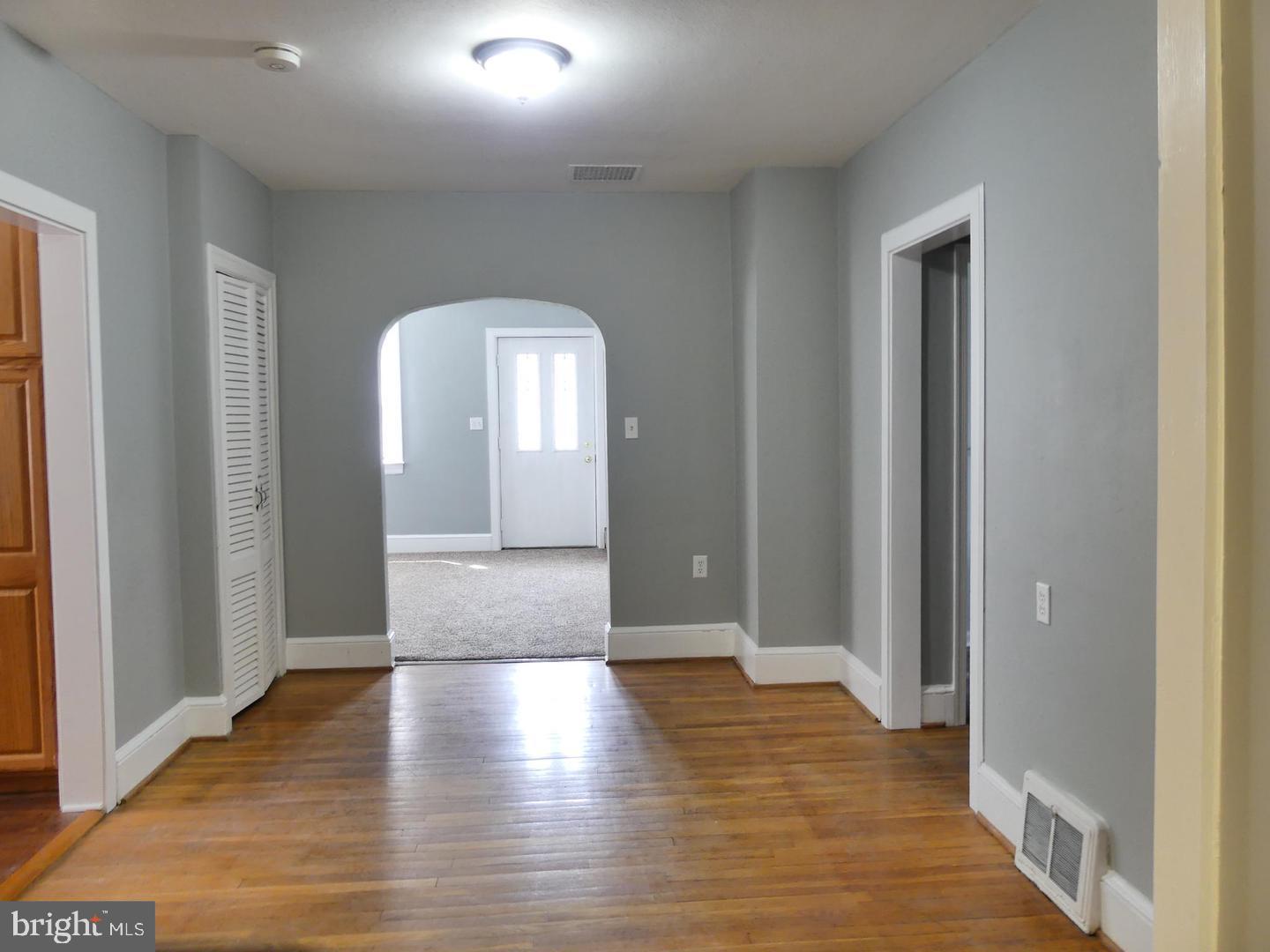 MARYLAND MANOR - Residential Lease