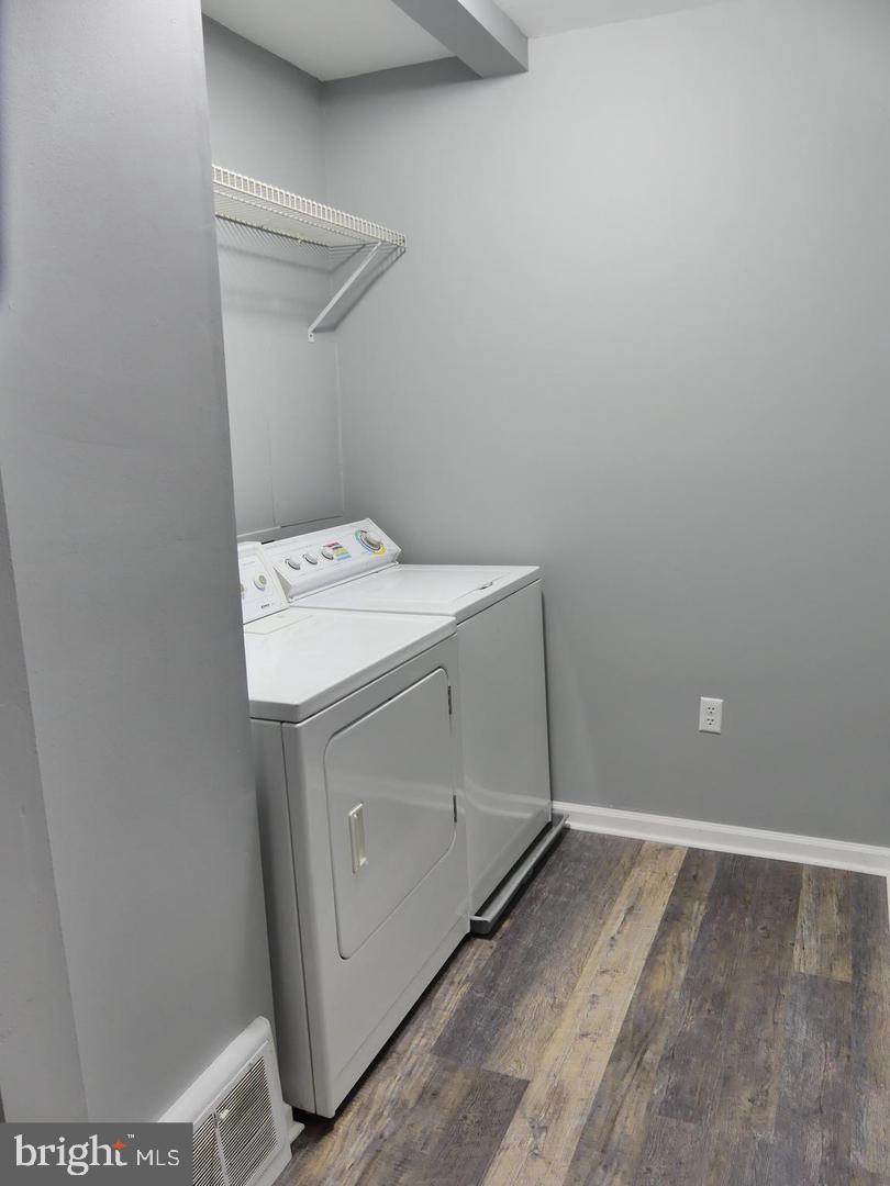 MARYLAND MANOR - Residential Lease