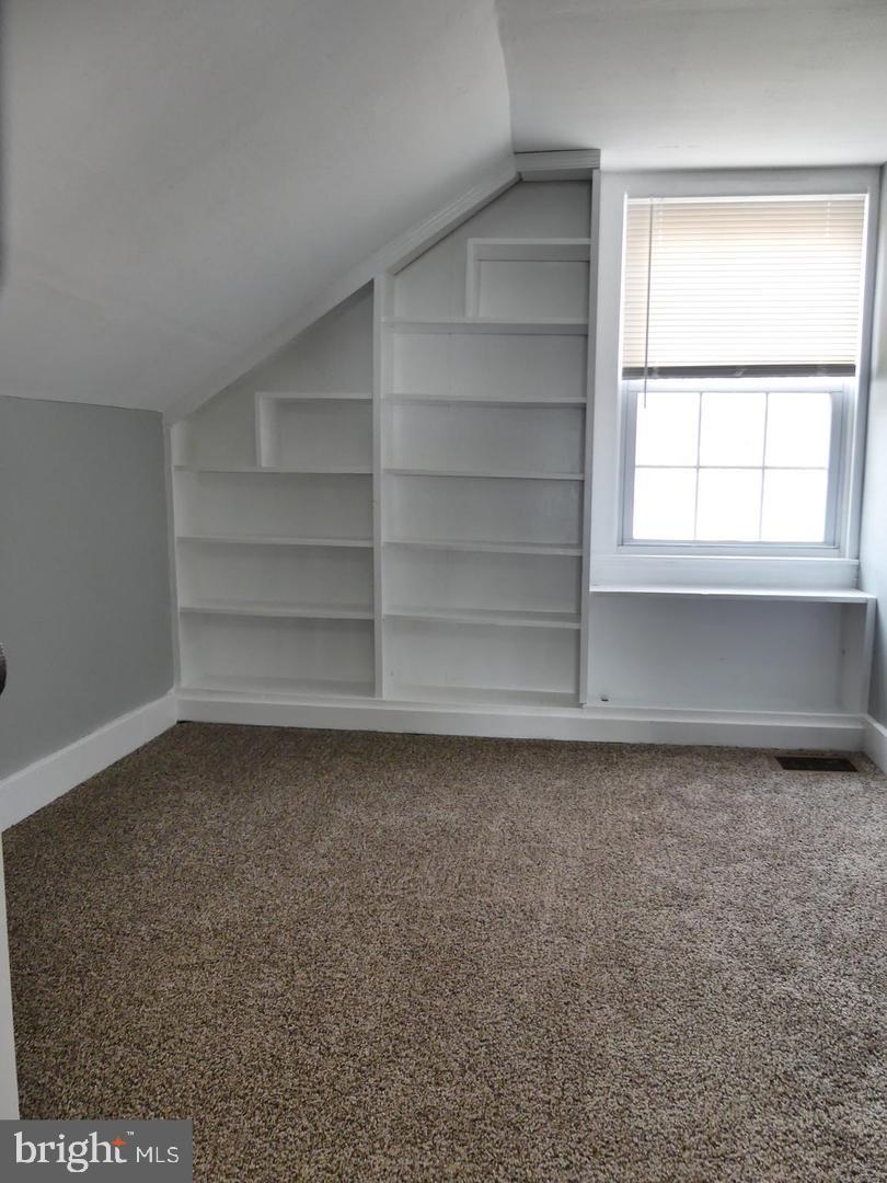 MARYLAND MANOR - Residential Lease