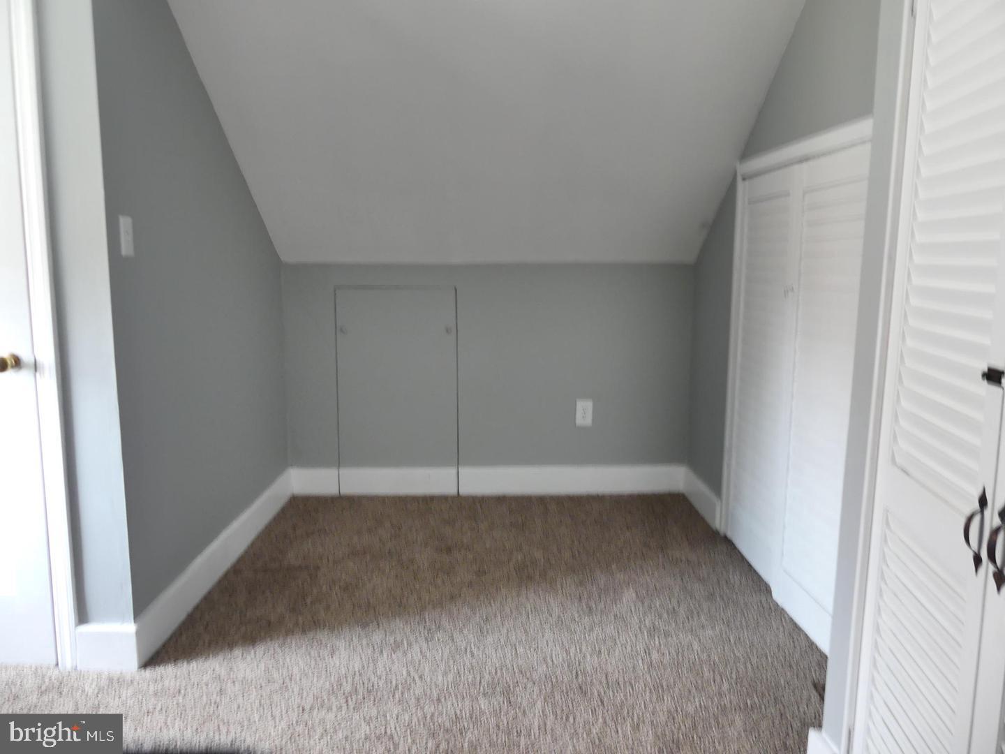 MARYLAND MANOR - Residential Lease