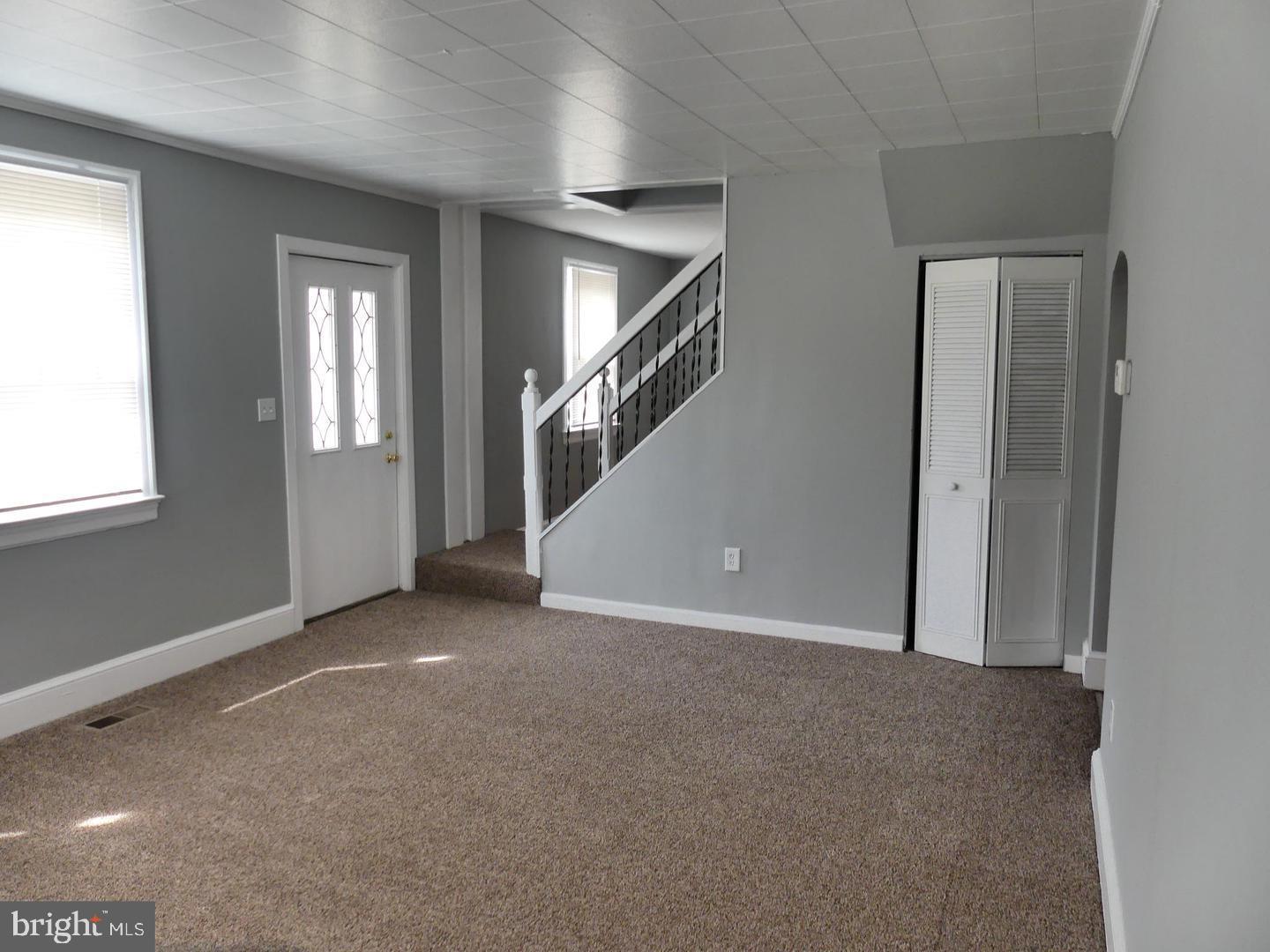 MARYLAND MANOR - Residential Lease