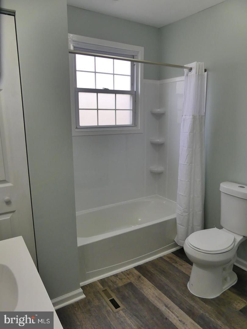 MARYLAND MANOR - Residential Lease