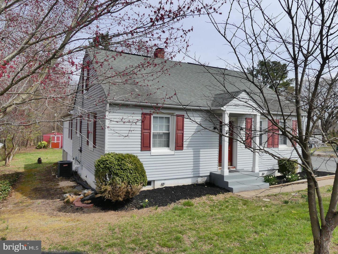 MARYLAND MANOR - Residential Lease