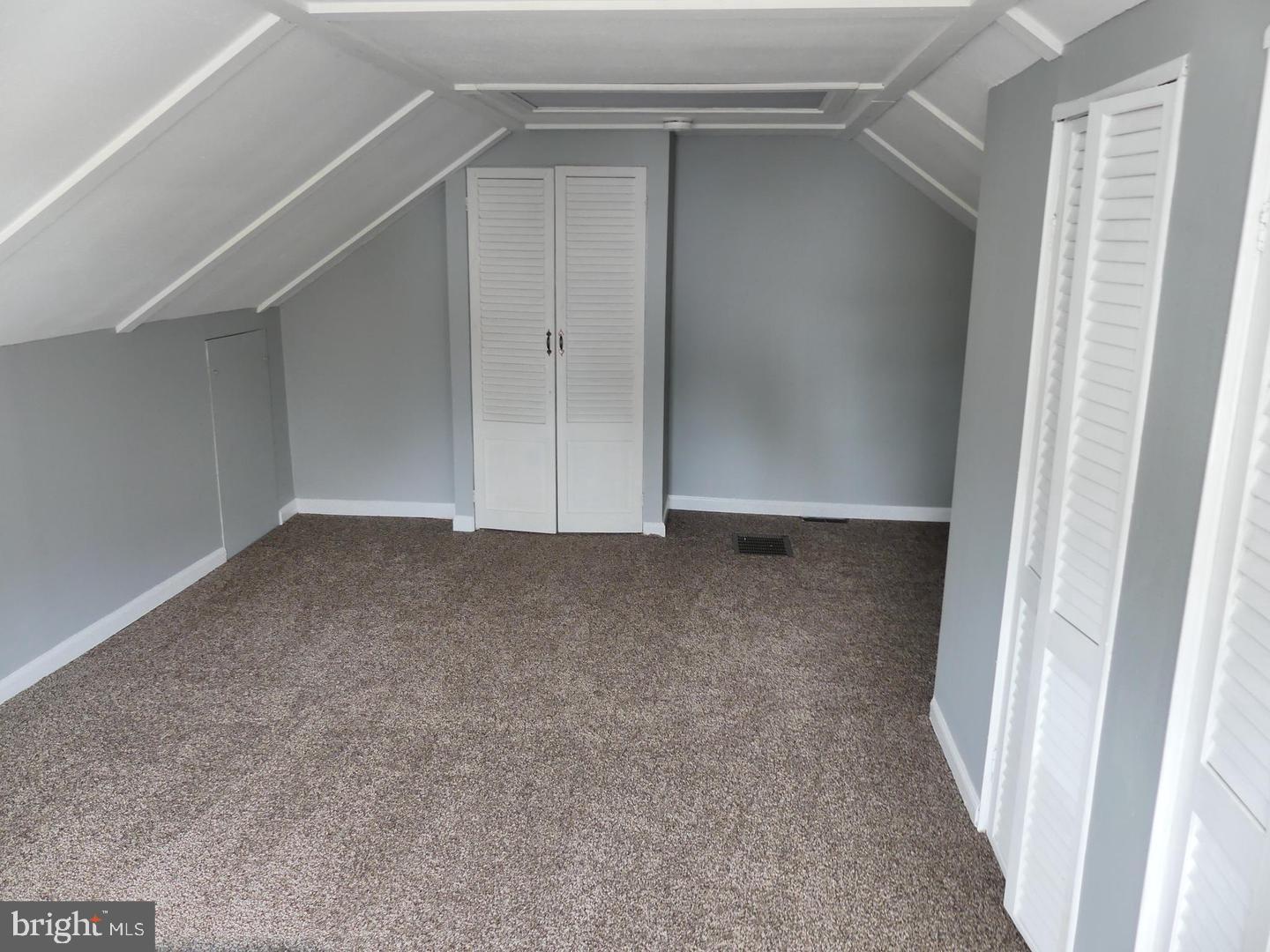 MARYLAND MANOR - Residential Lease