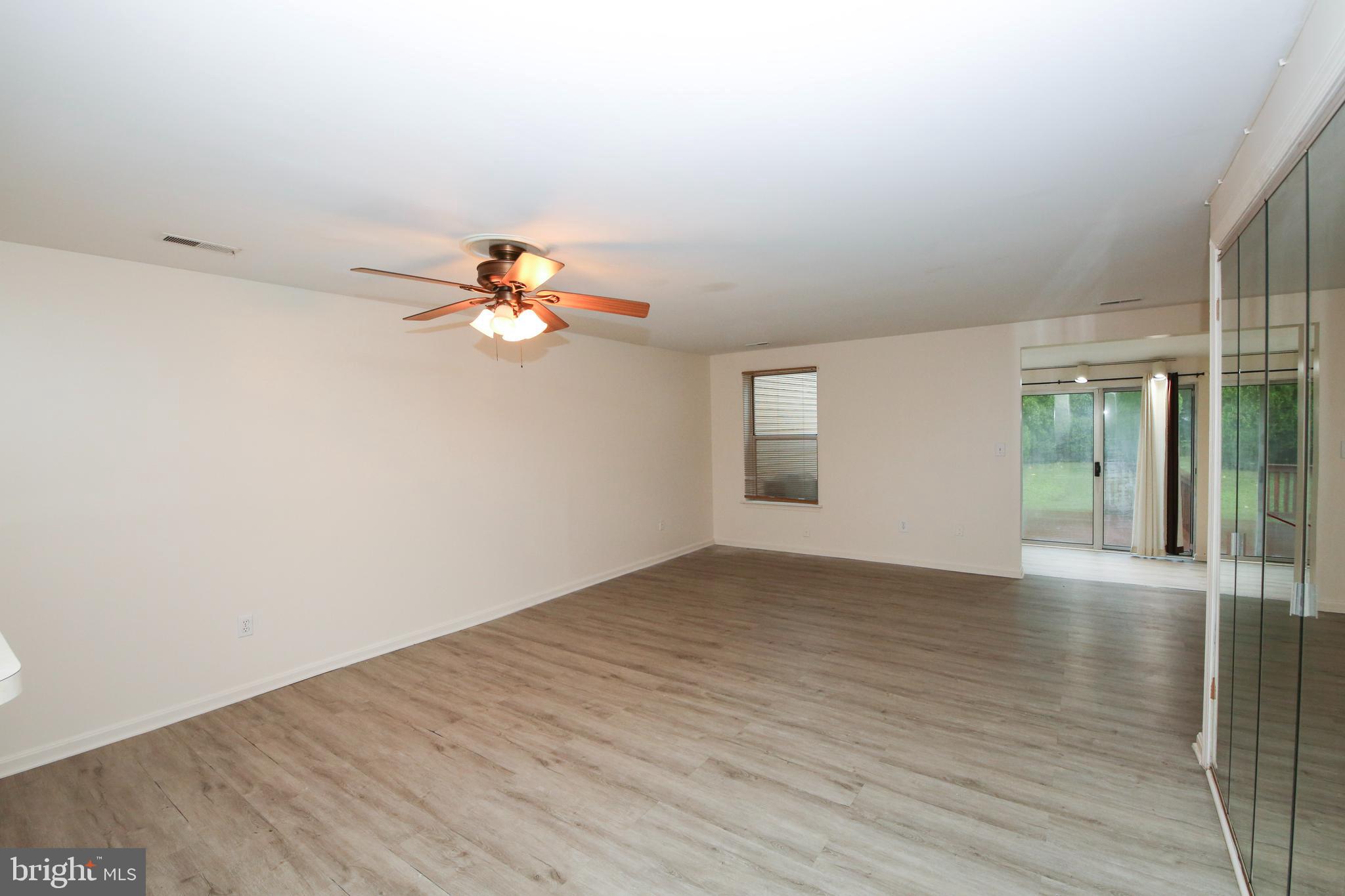 RIVERSIDE - Residential Lease