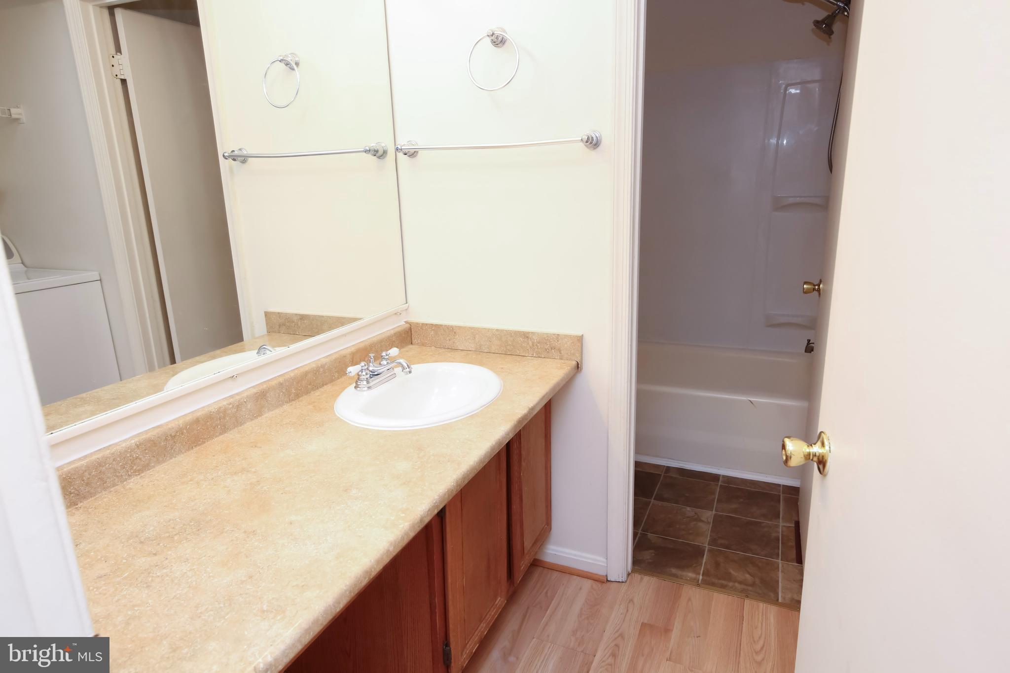 RIVERSIDE - Residential Lease