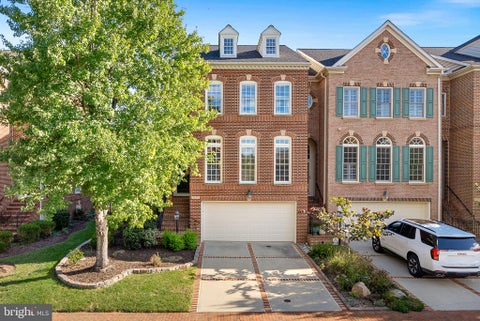 Townhouse For Sale - 43781 Bent Creek Terrace<br/> LEESBURG, VA 20176