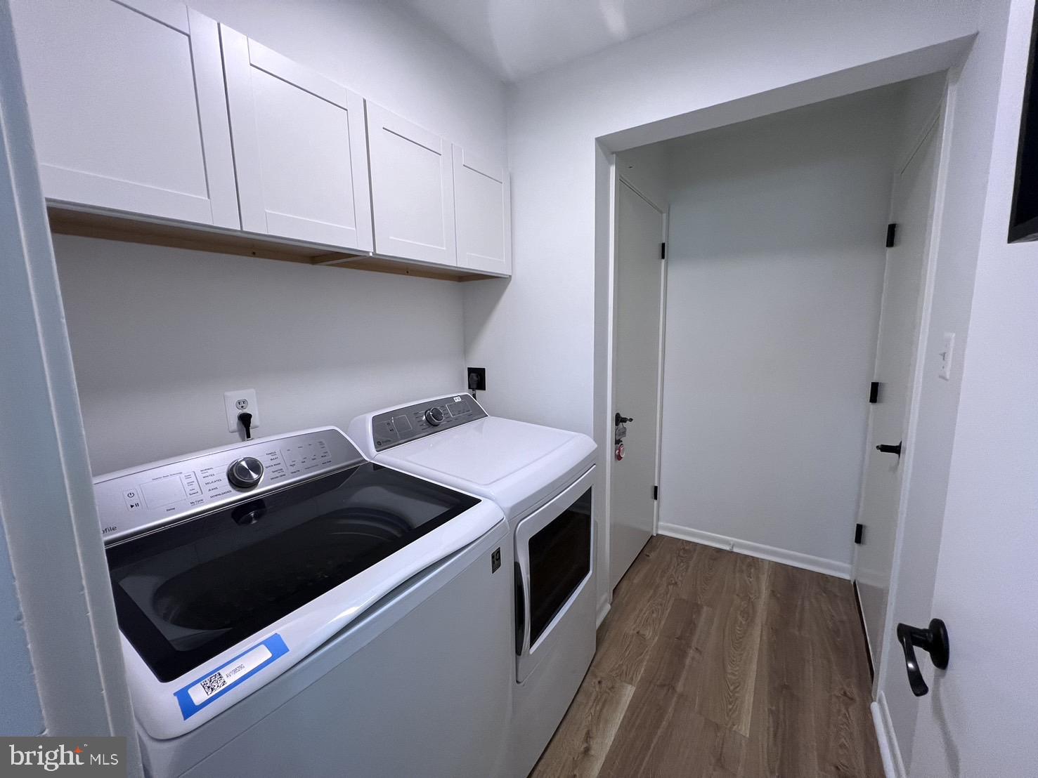 STRATHMORE PLACE - Residential Lease