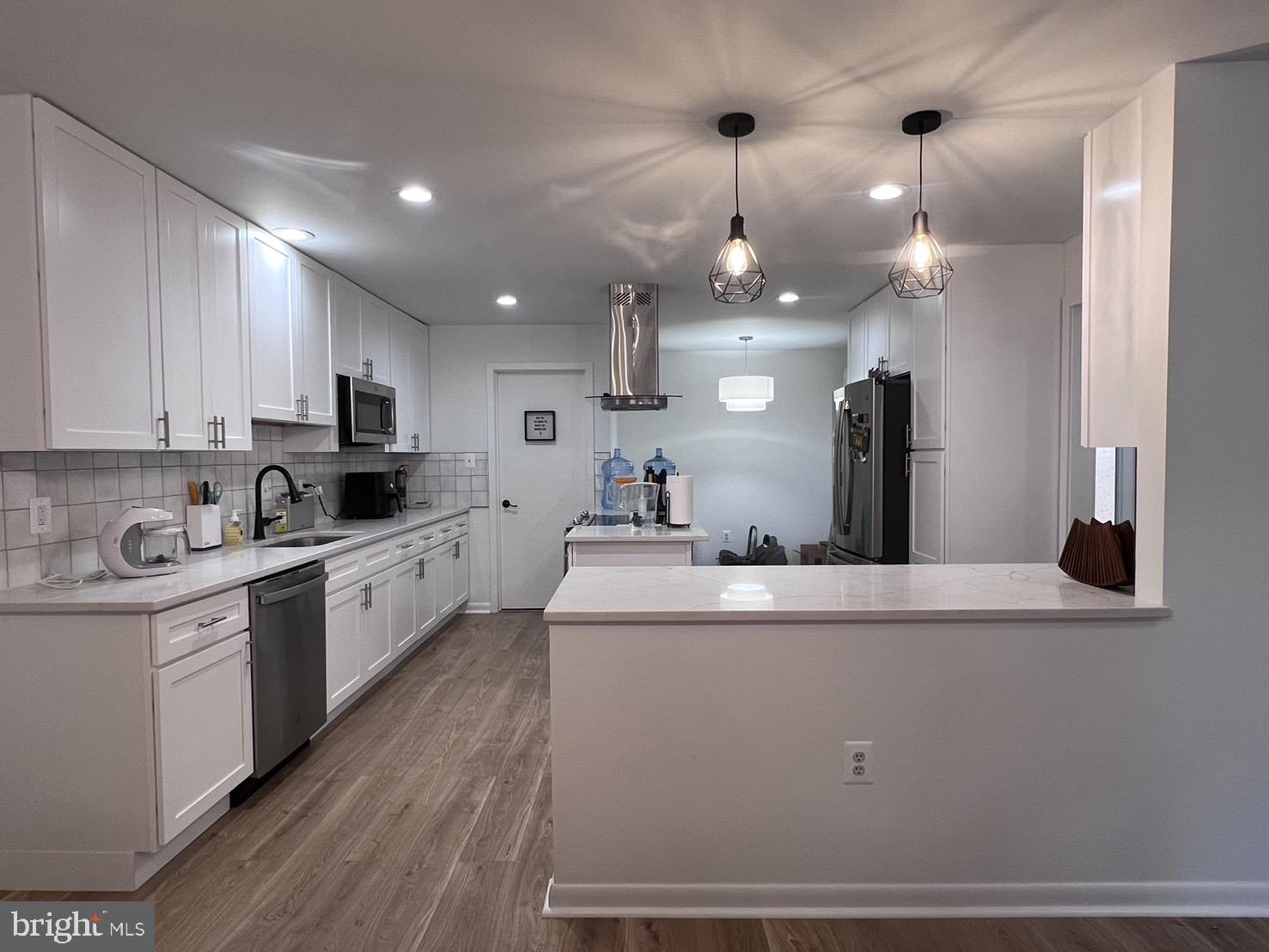 STRATHMORE PLACE - Residential Lease