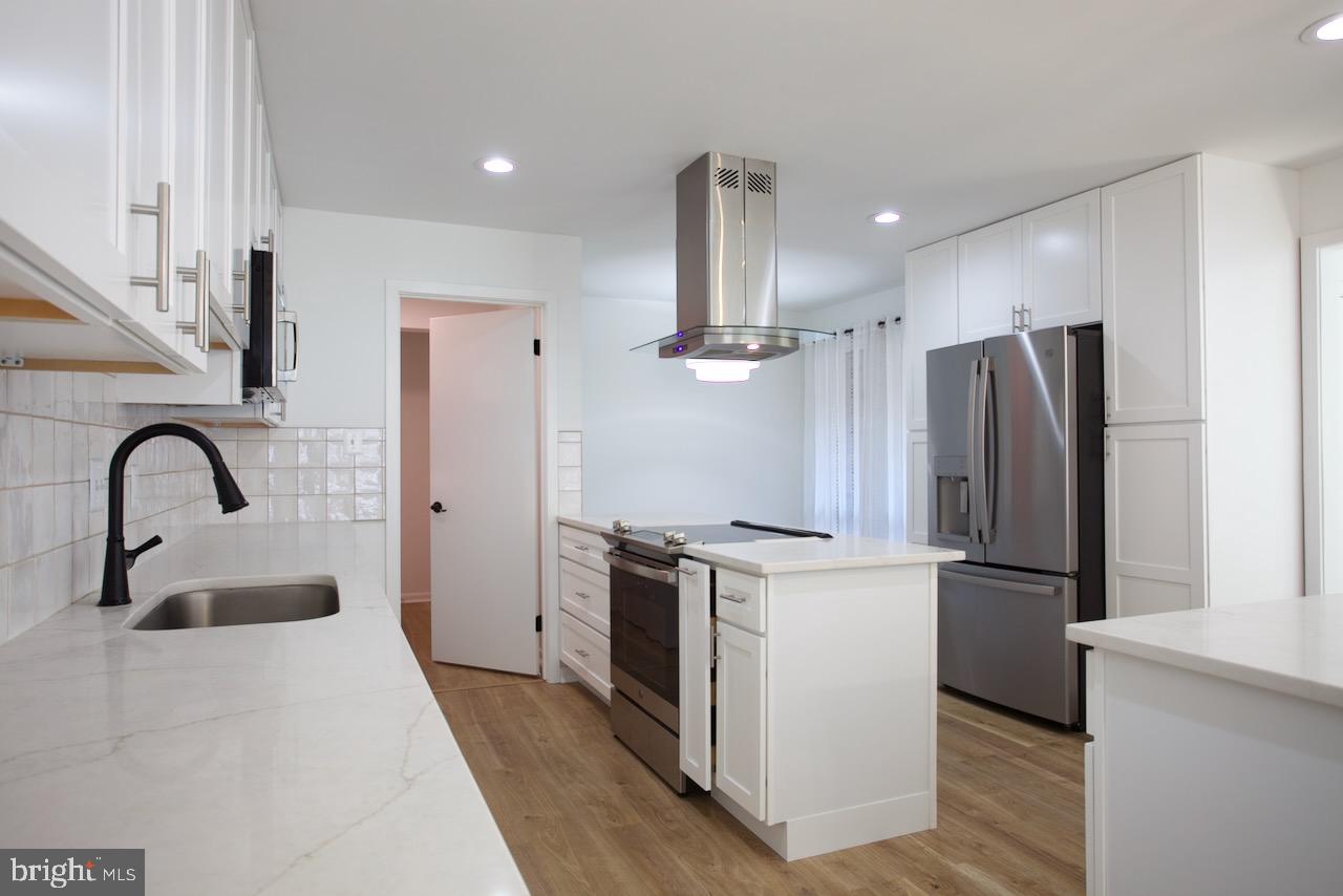 STRATHMORE PLACE - Residential Lease