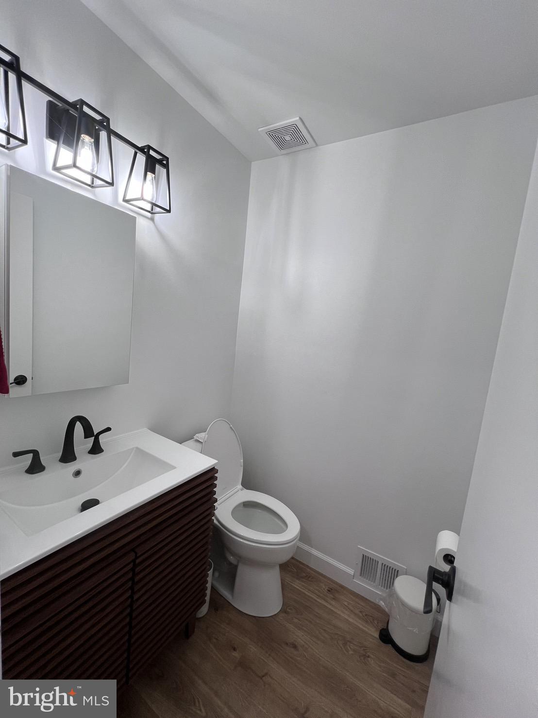 STRATHMORE PLACE - Residential Lease