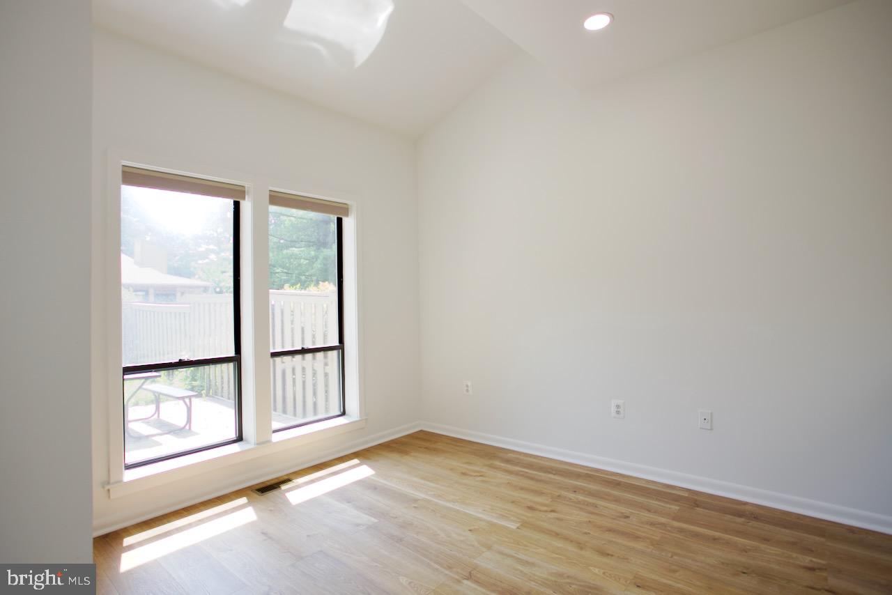 STRATHMORE PLACE - Residential Lease