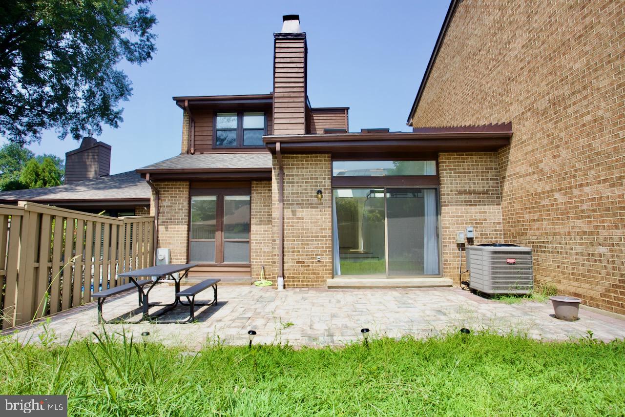 STRATHMORE PLACE - Residential Lease