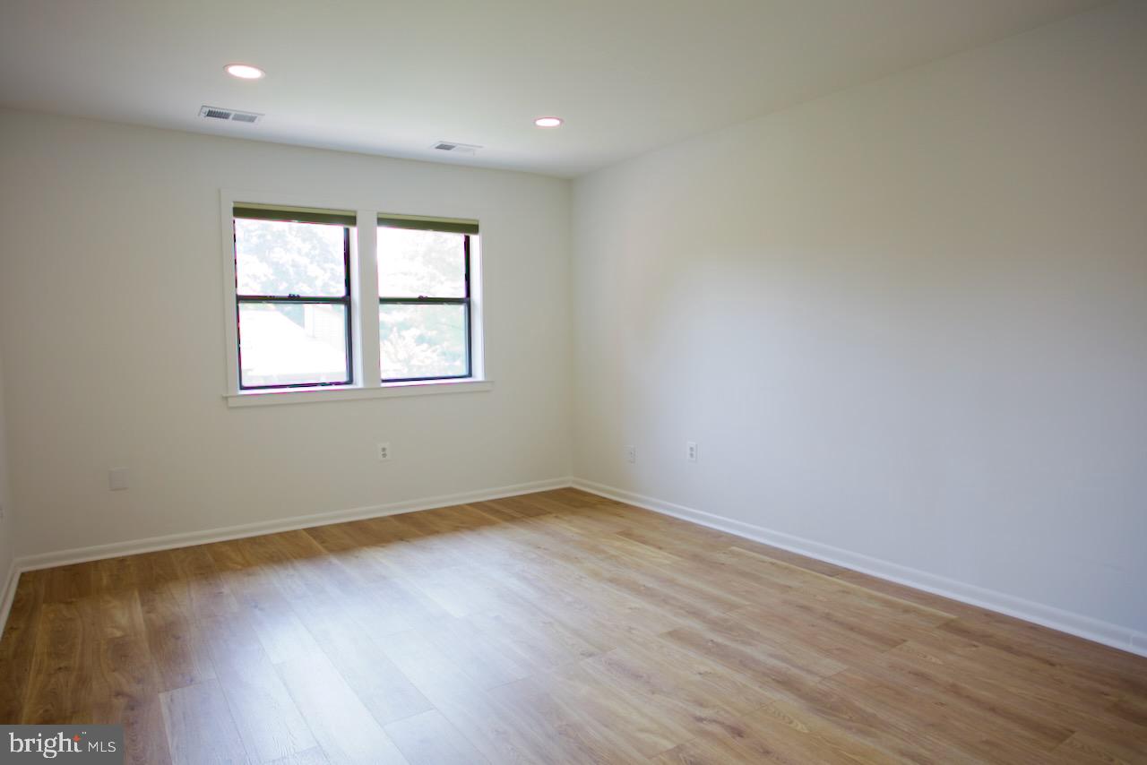 STRATHMORE PLACE - Residential Lease