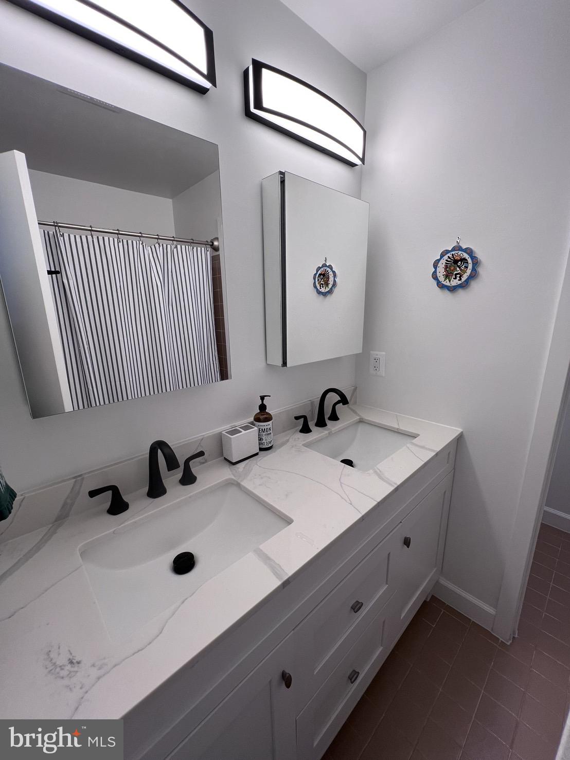 STRATHMORE PLACE - Residential Lease