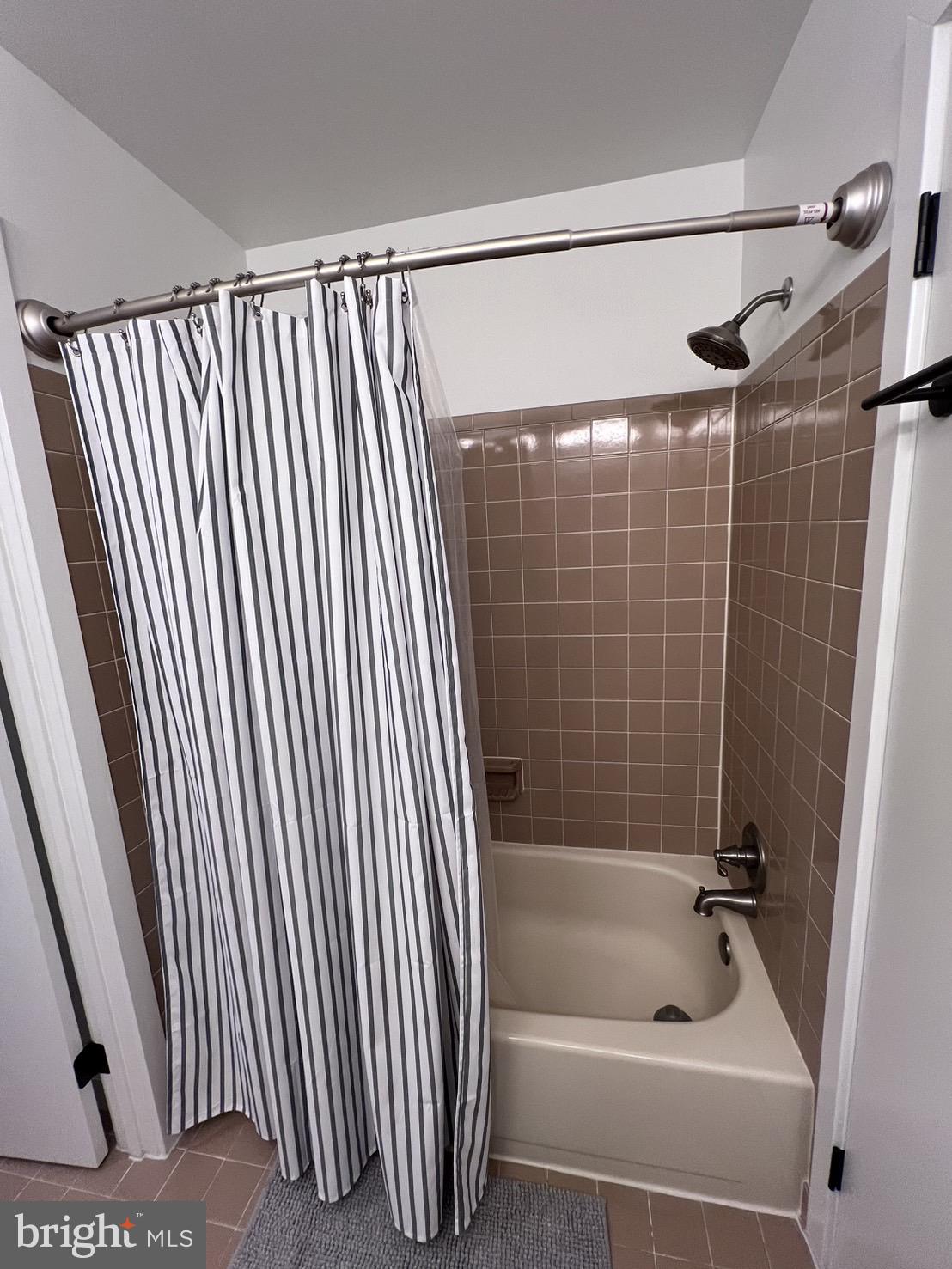 STRATHMORE PLACE - Residential Lease