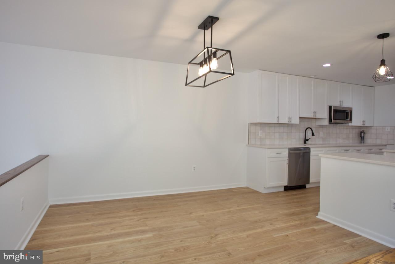 STRATHMORE PLACE - Residential Lease