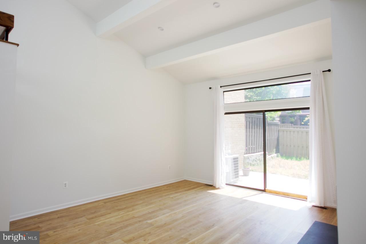 STRATHMORE PLACE - Residential Lease